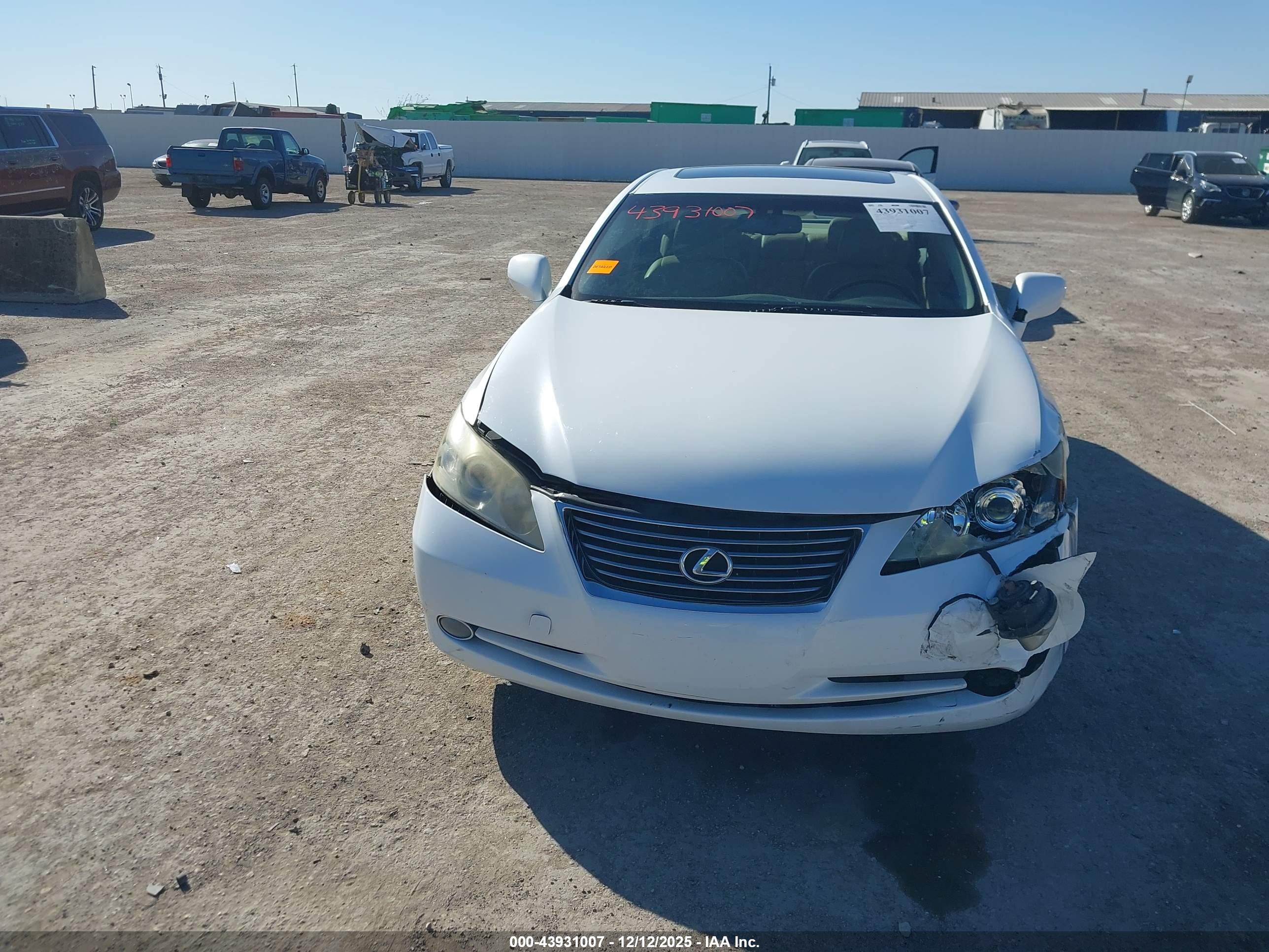 LEXUS ES image 6