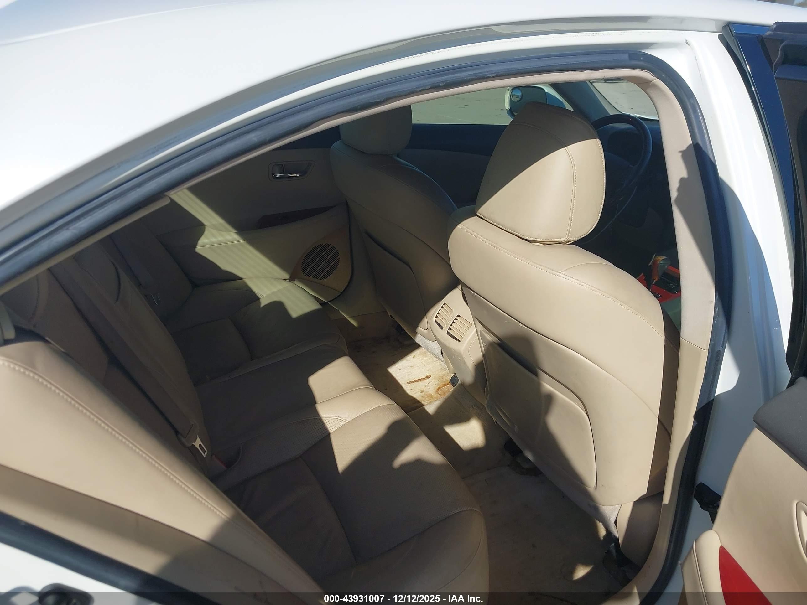 LEXUS ES image 8