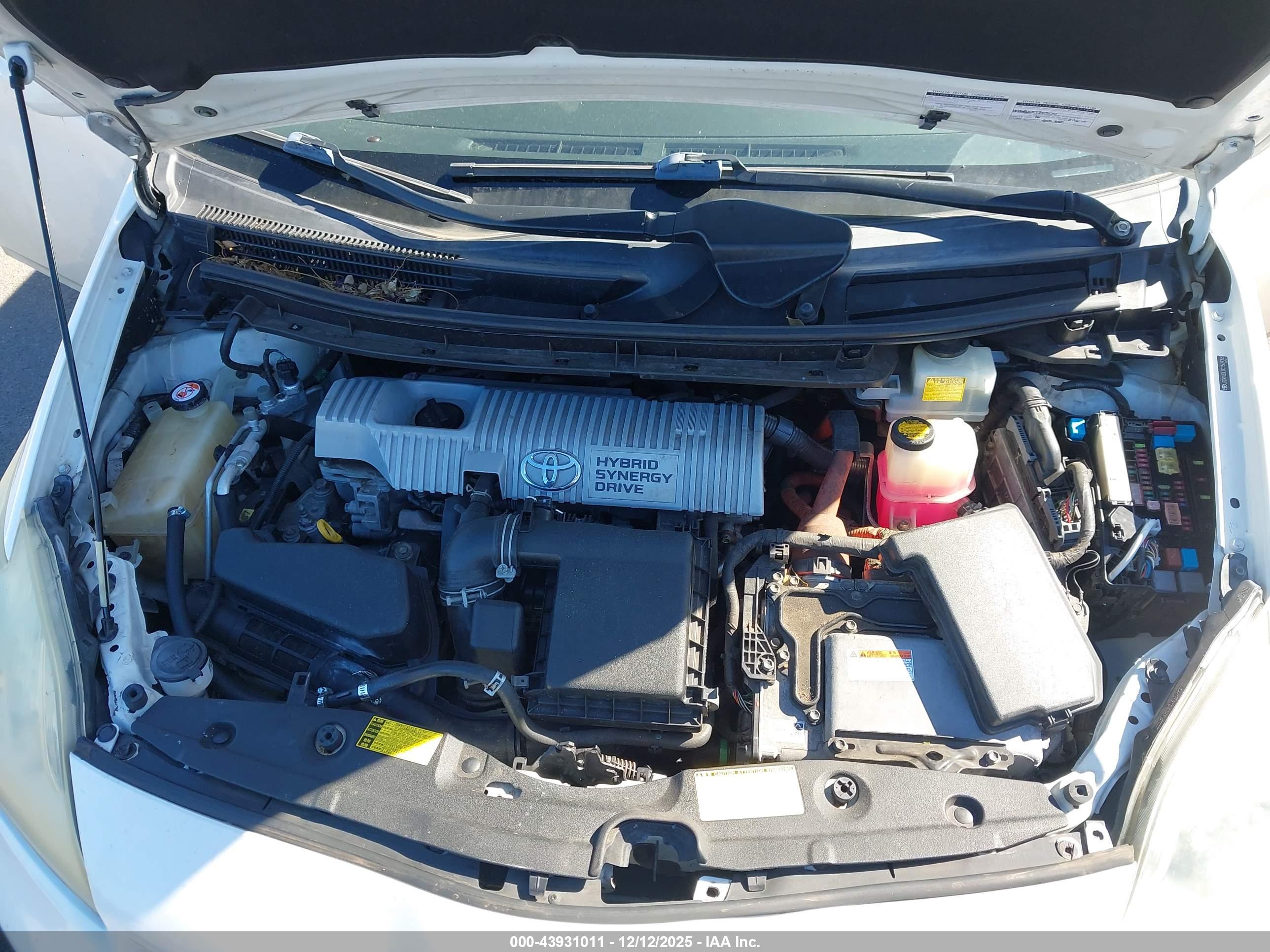 TOYOTA PRIUS image 10