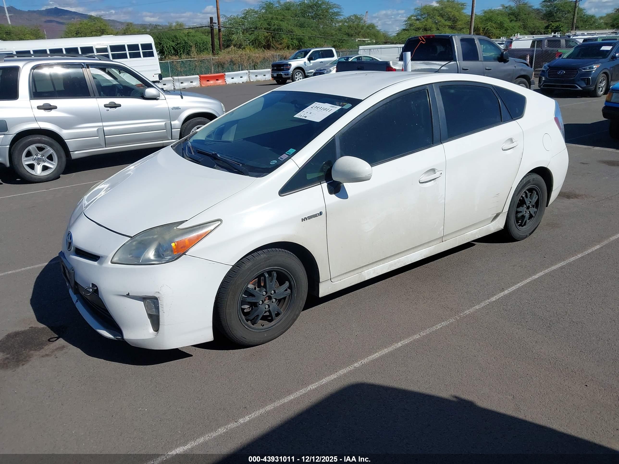 TOYOTA PRIUS image 2