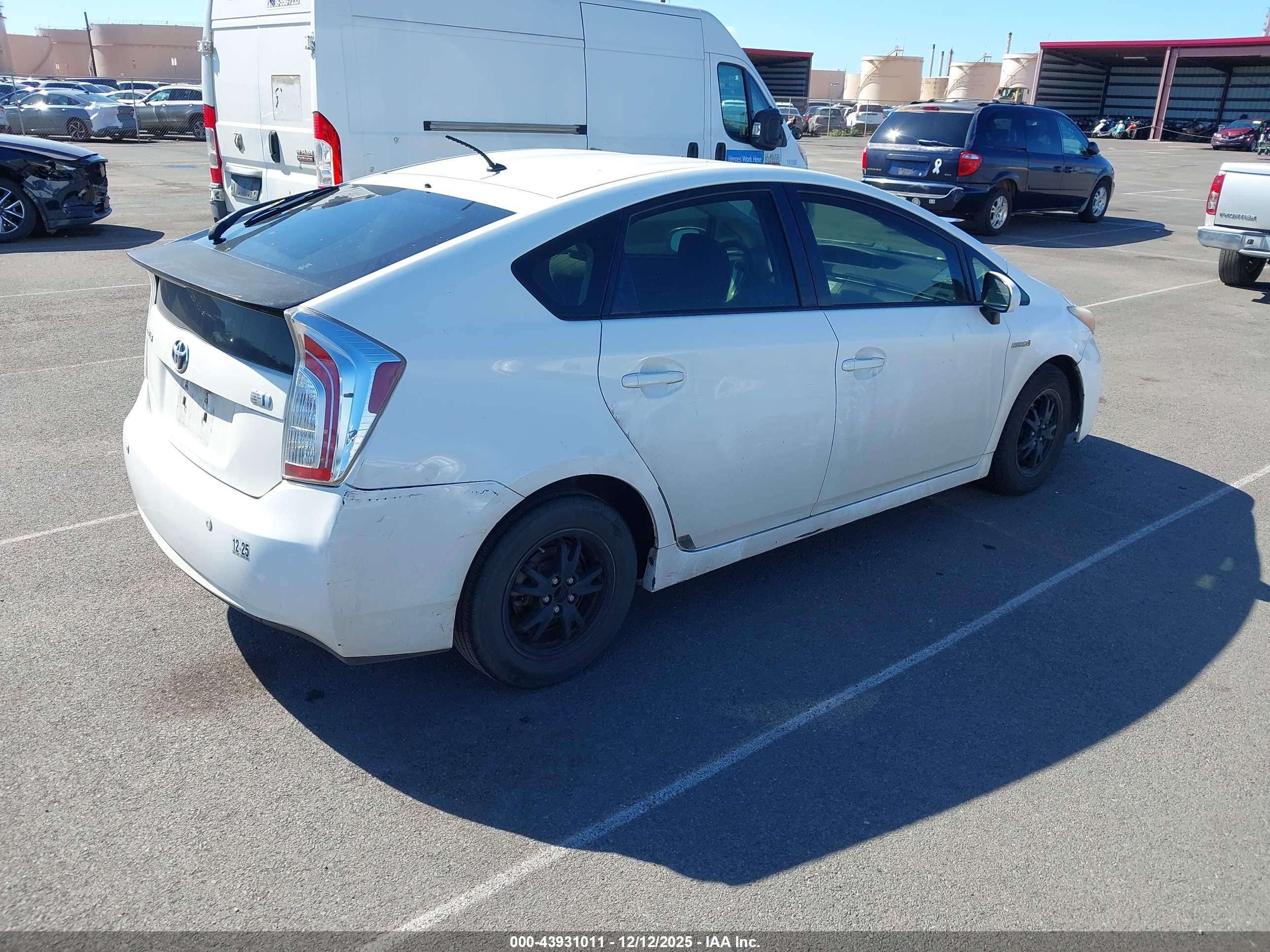 TOYOTA PRIUS image 4