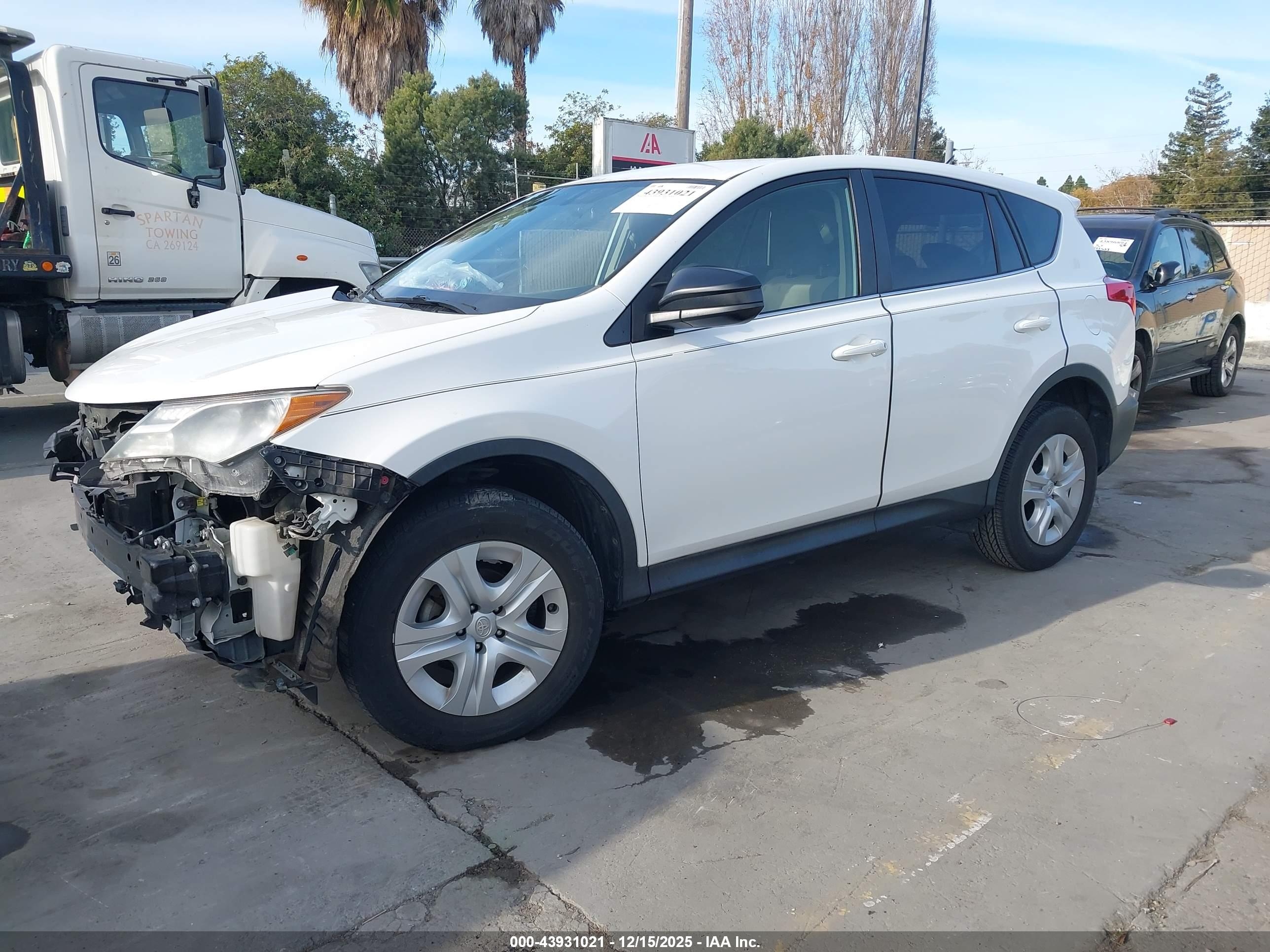 TOYOTA RAV4 image 2