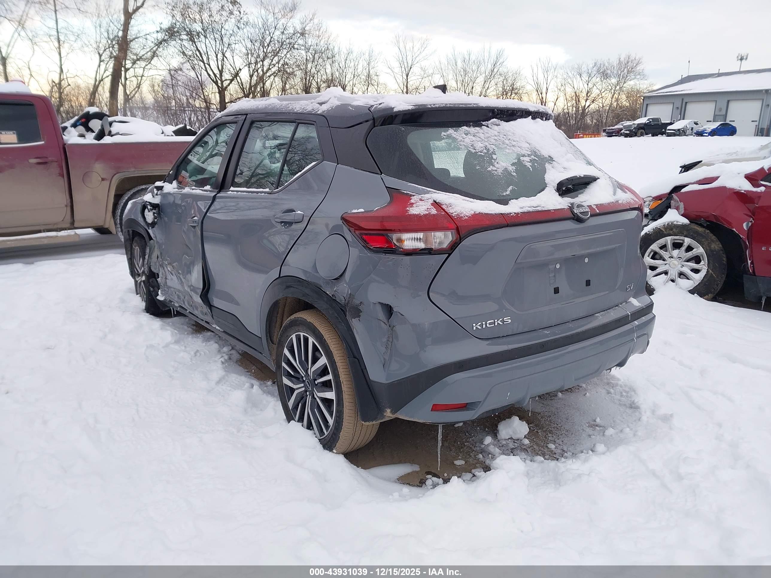 NISSAN KICKS image 3