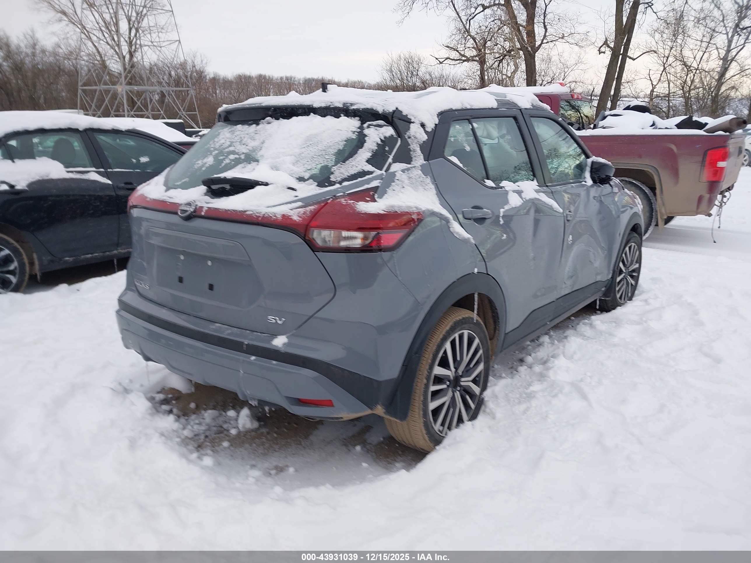 NISSAN KICKS image 4