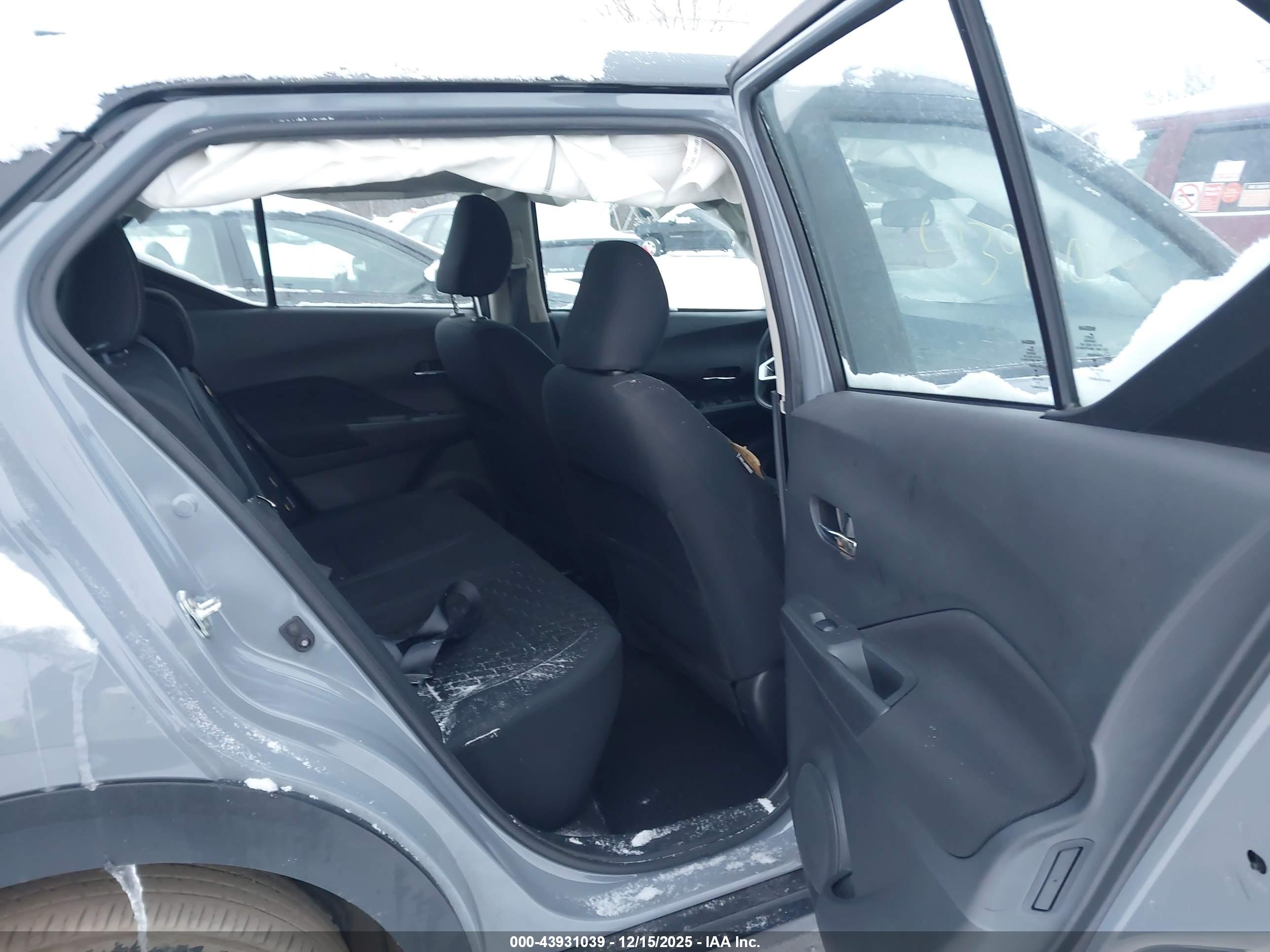 NISSAN KICKS image 8