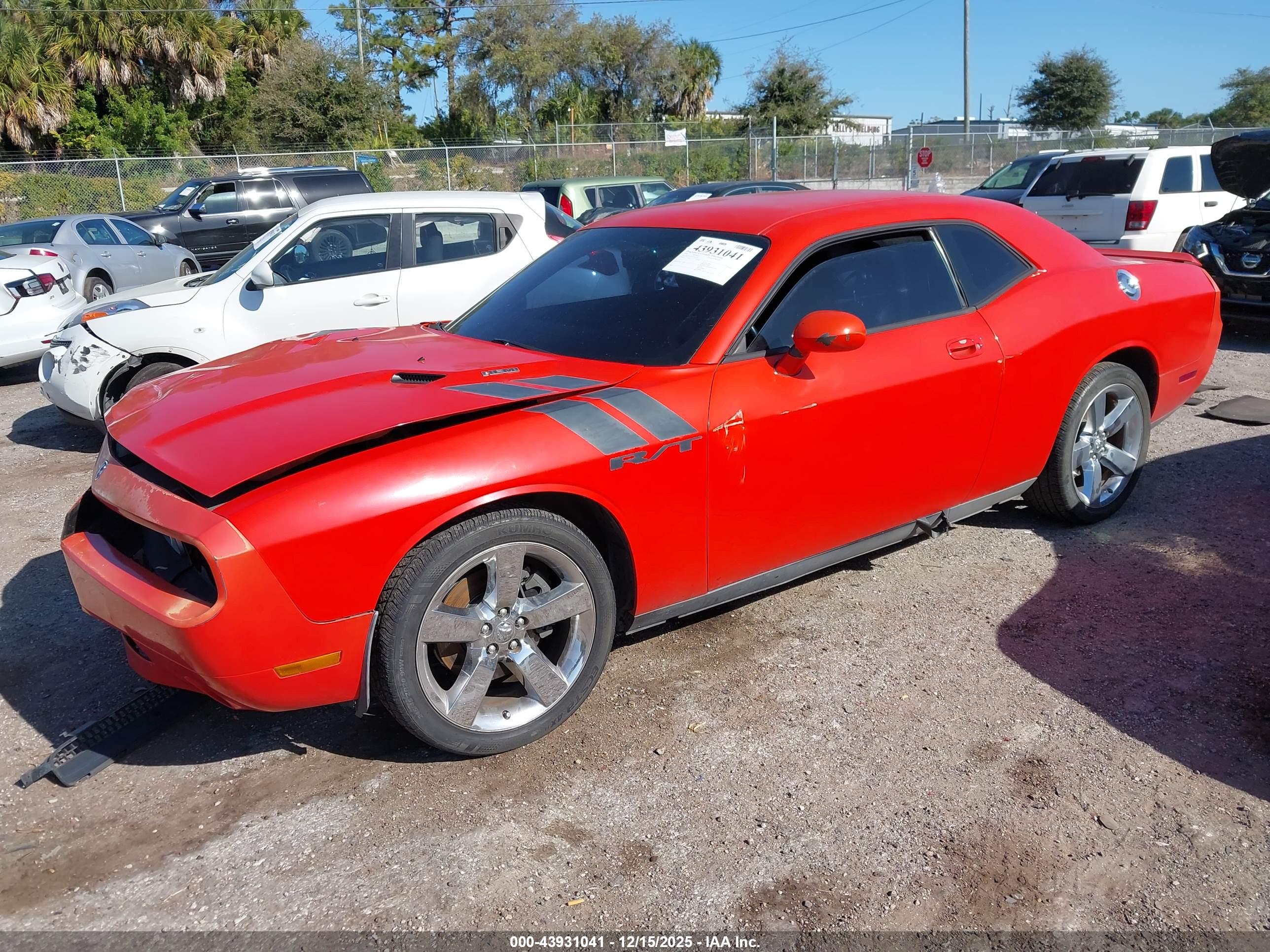 DODGE CHALLENGER image 2
