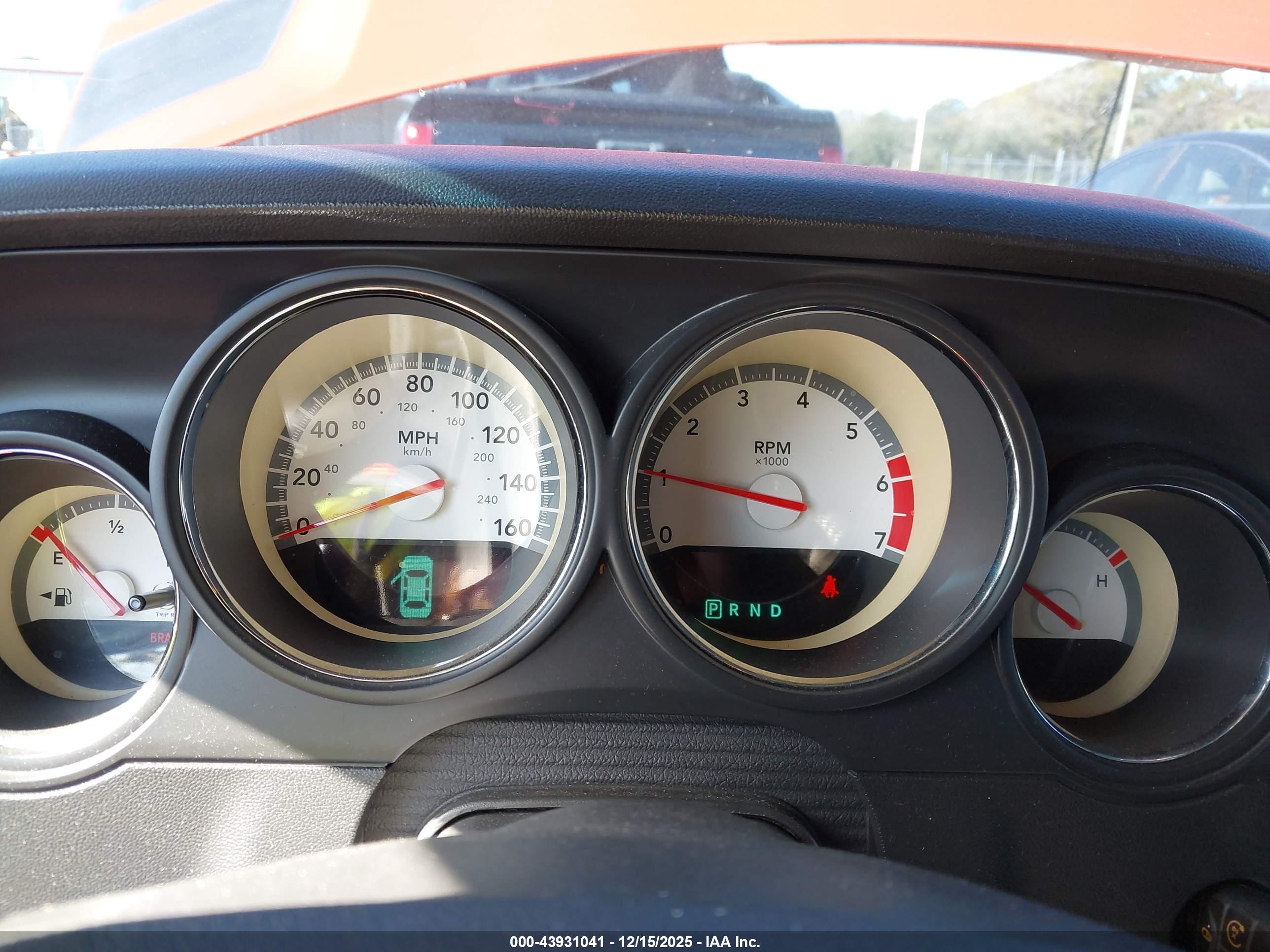 DODGE CHALLENGER image 7