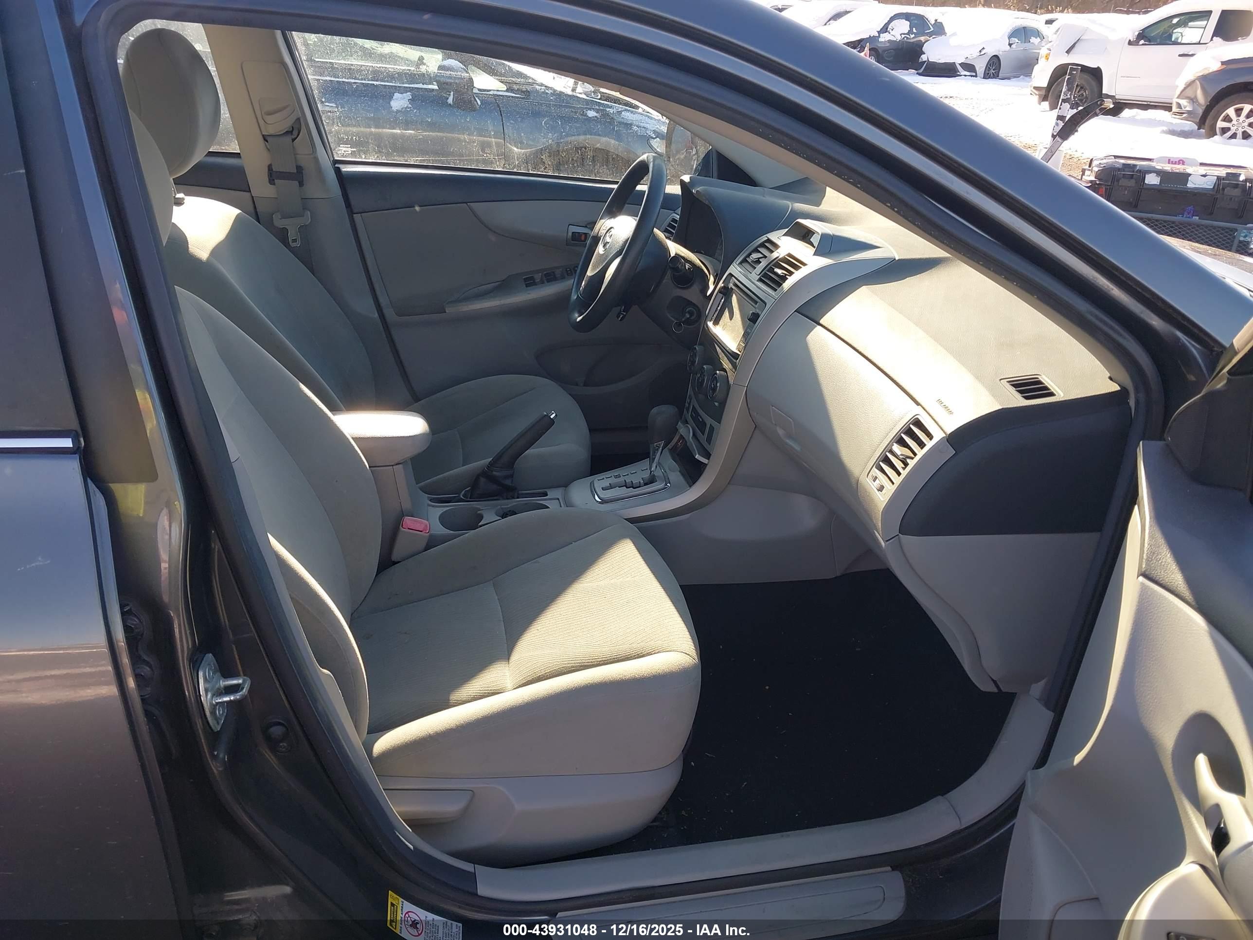 TOYOTA COROLLA image 5