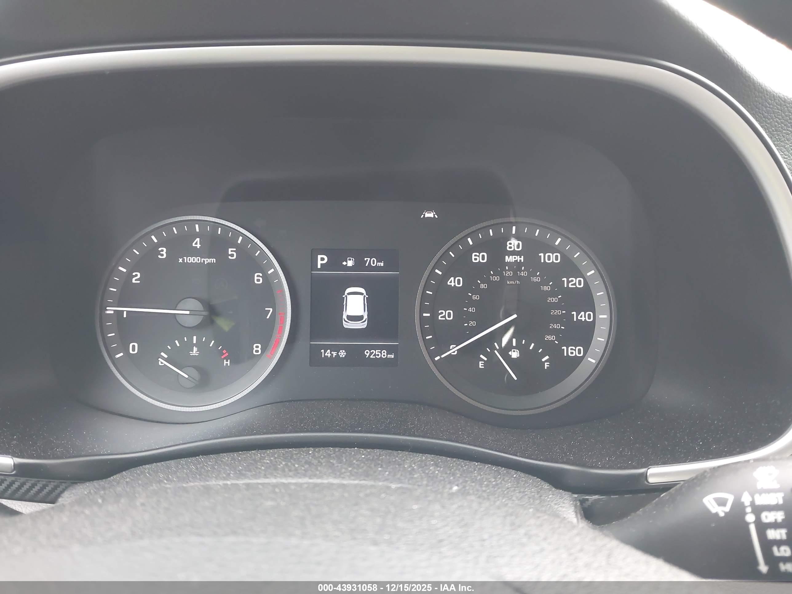 HYUNDAI TUCSON image 7