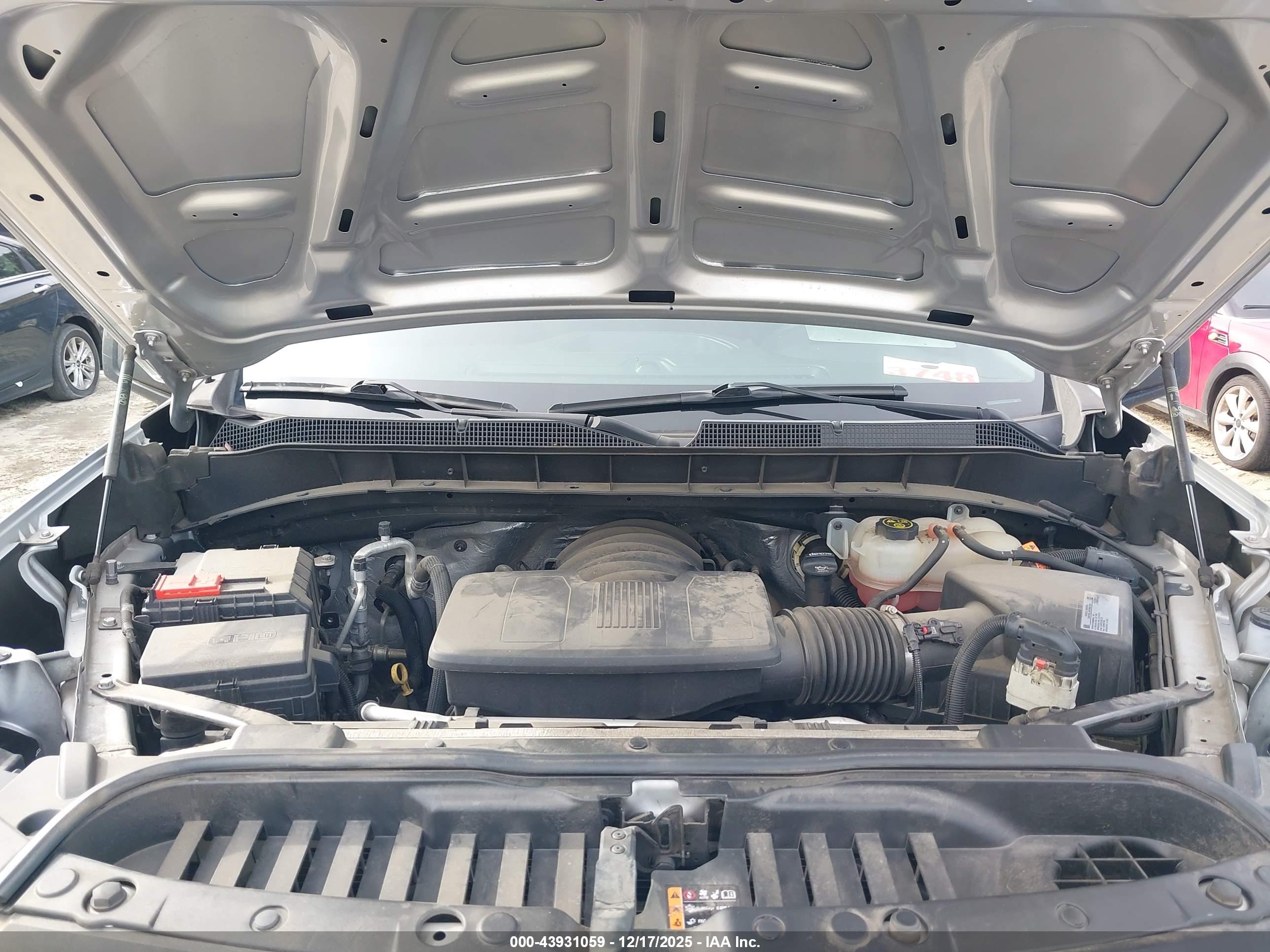 CHEVROLET SILVERADO image 10