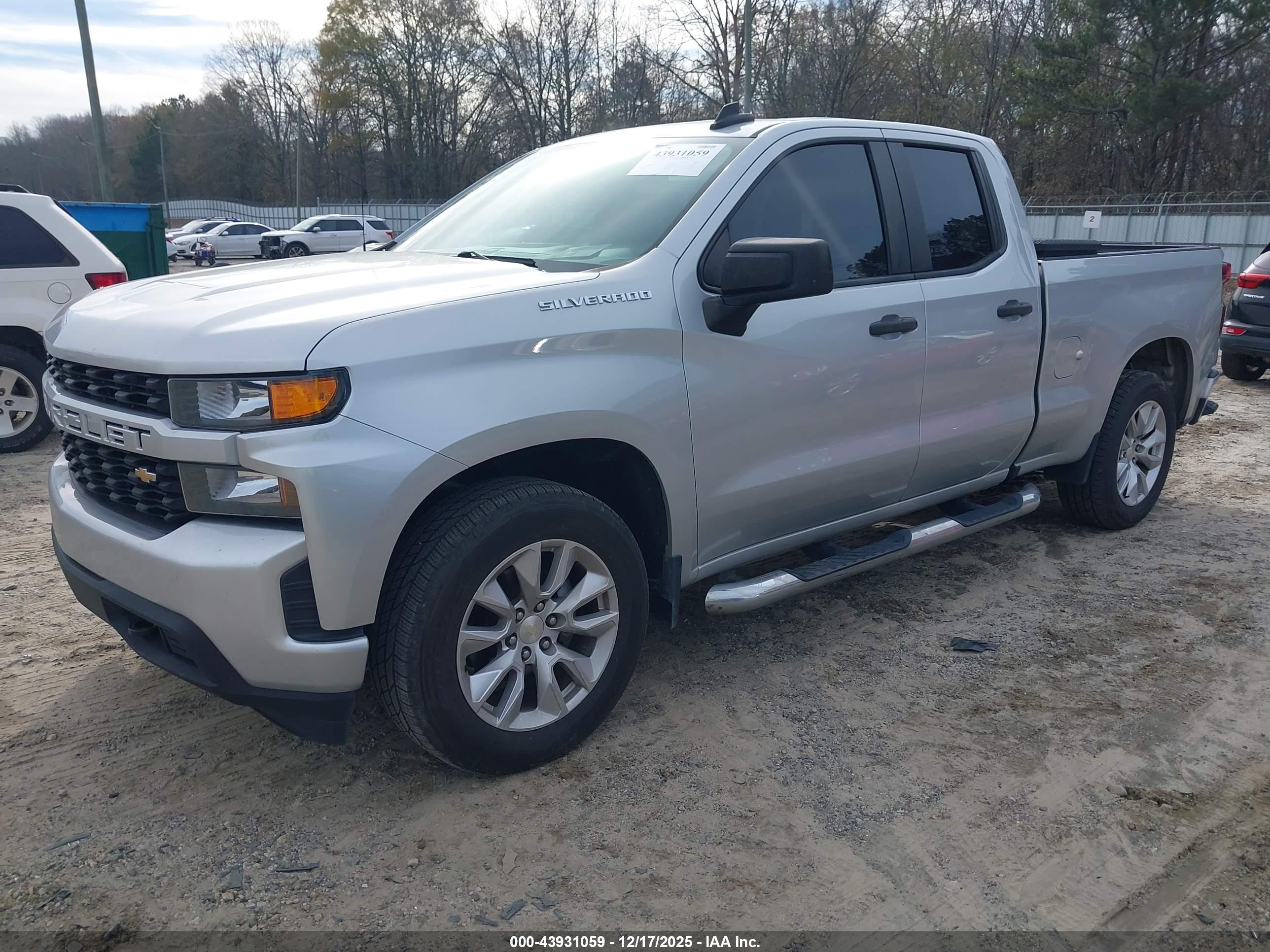CHEVROLET SILVERADO image 2