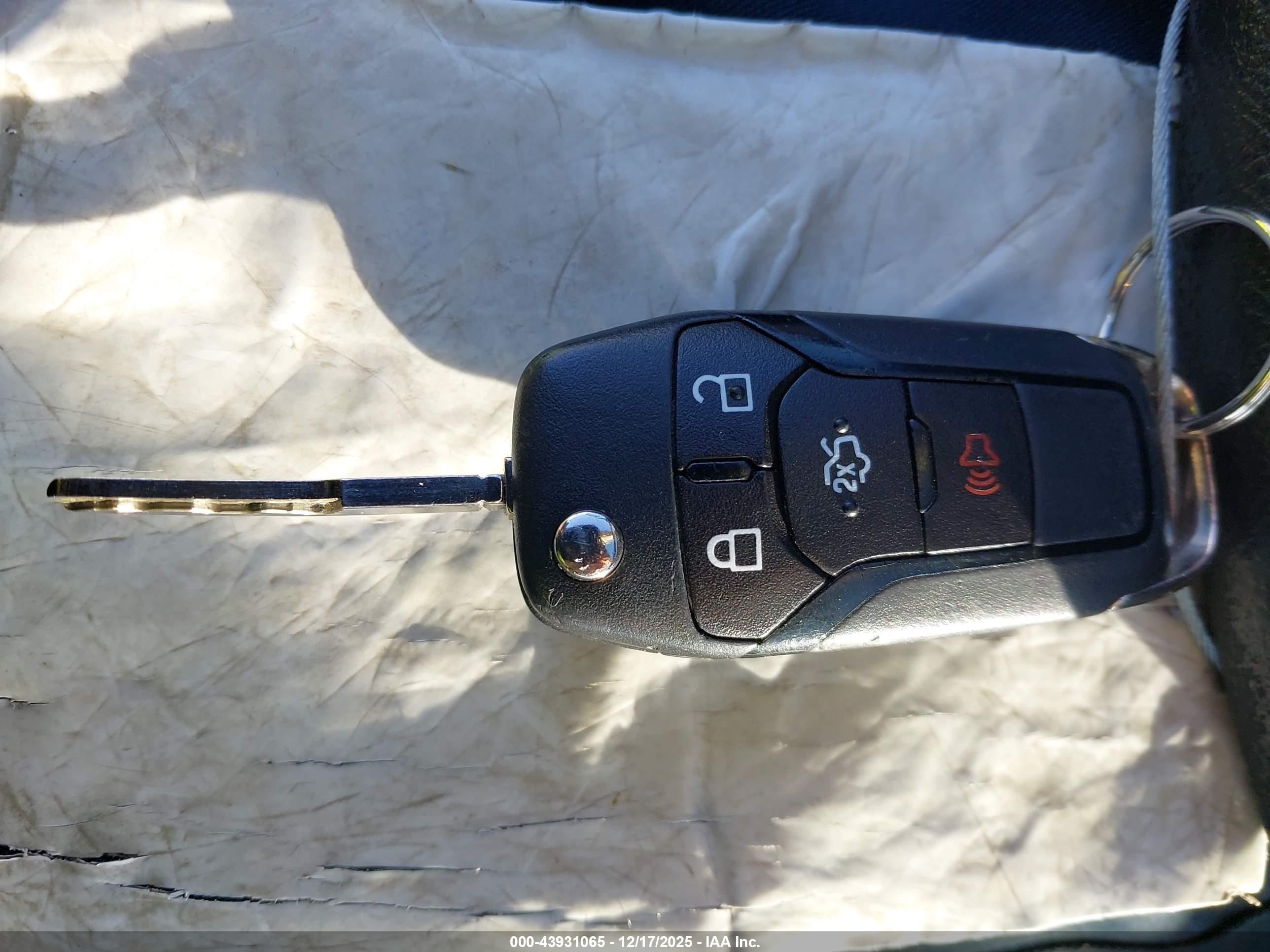 FORD FUSION image 11