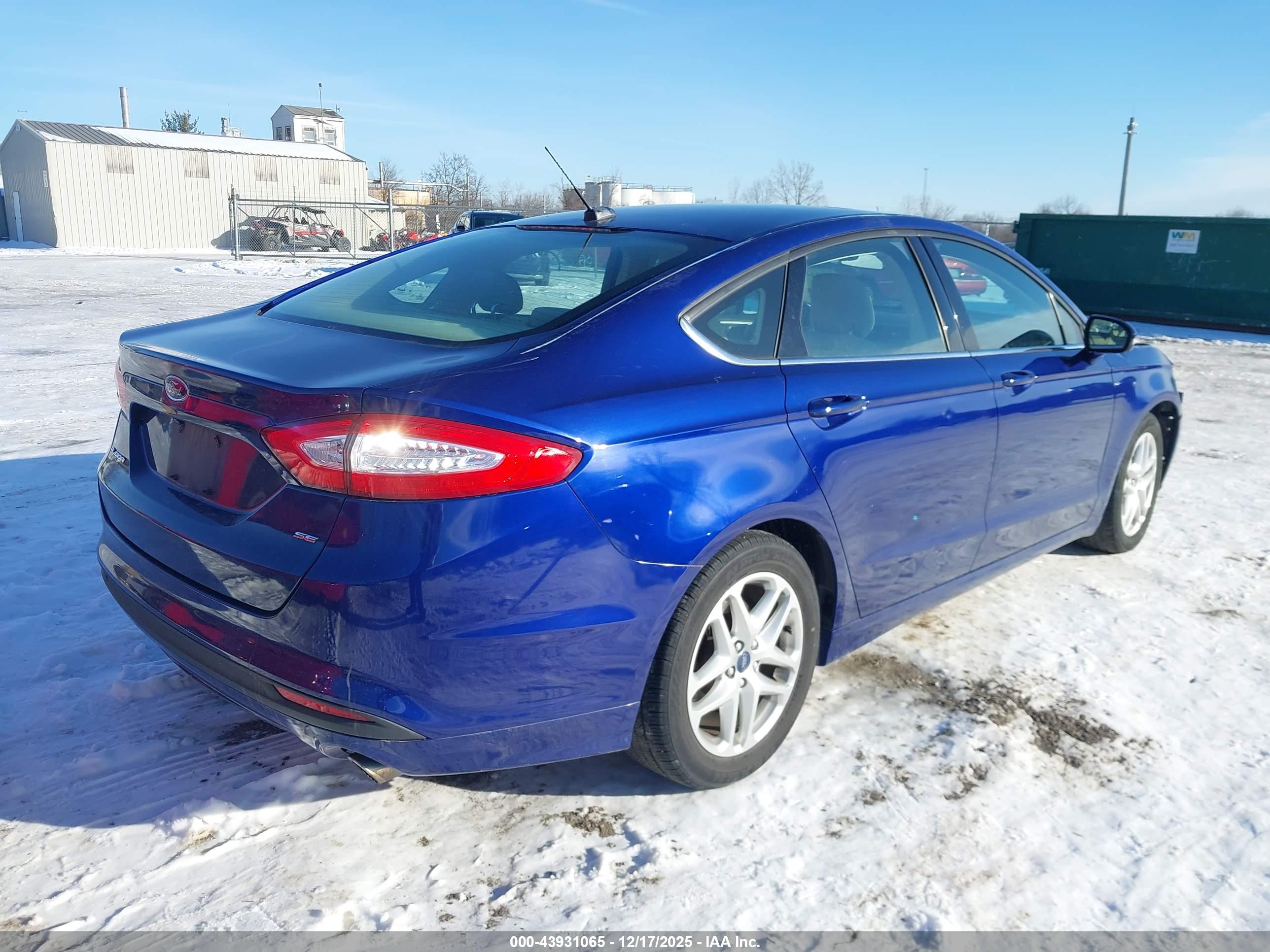 FORD FUSION image 4