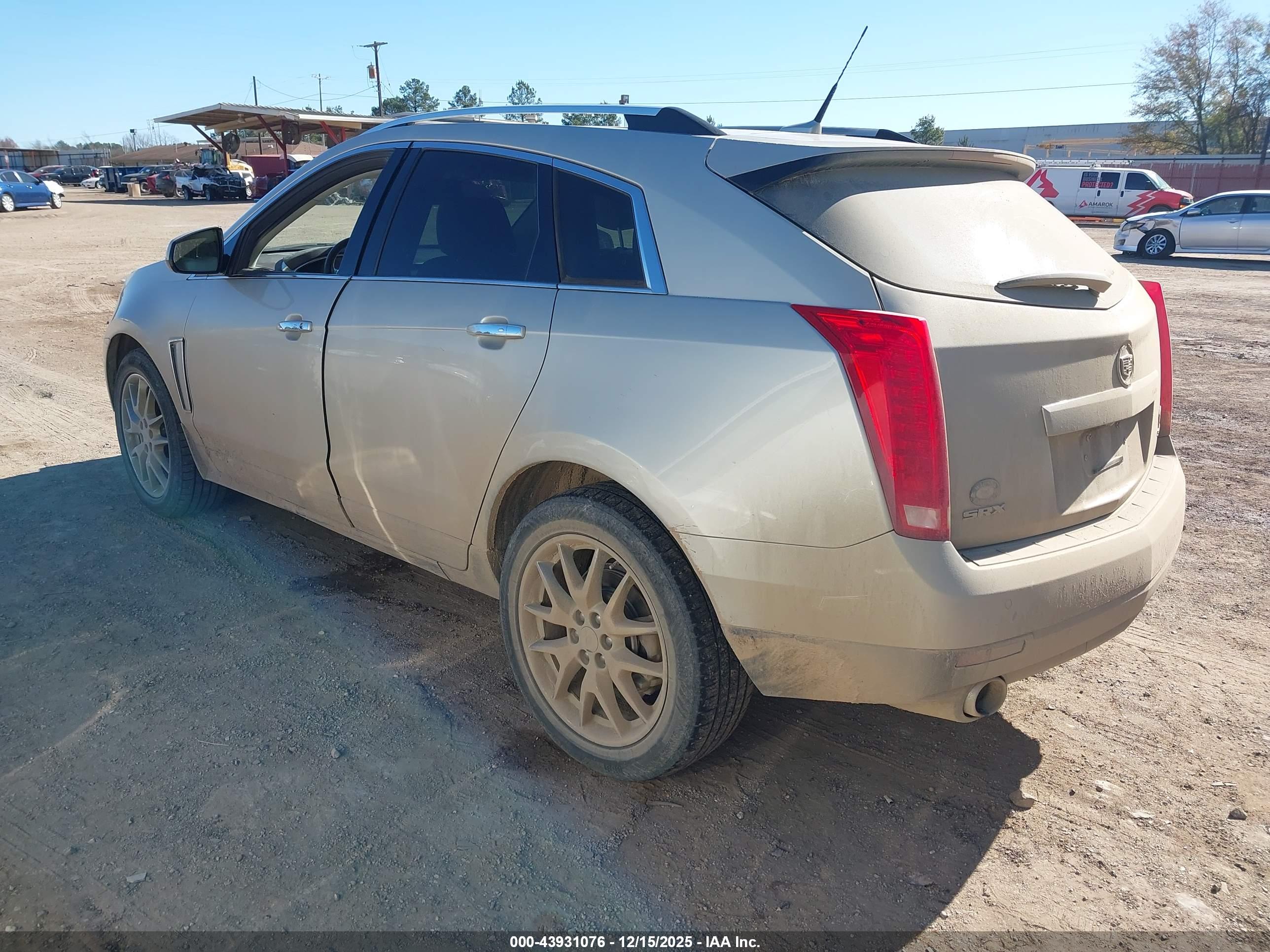CADILLAC SRX image 3