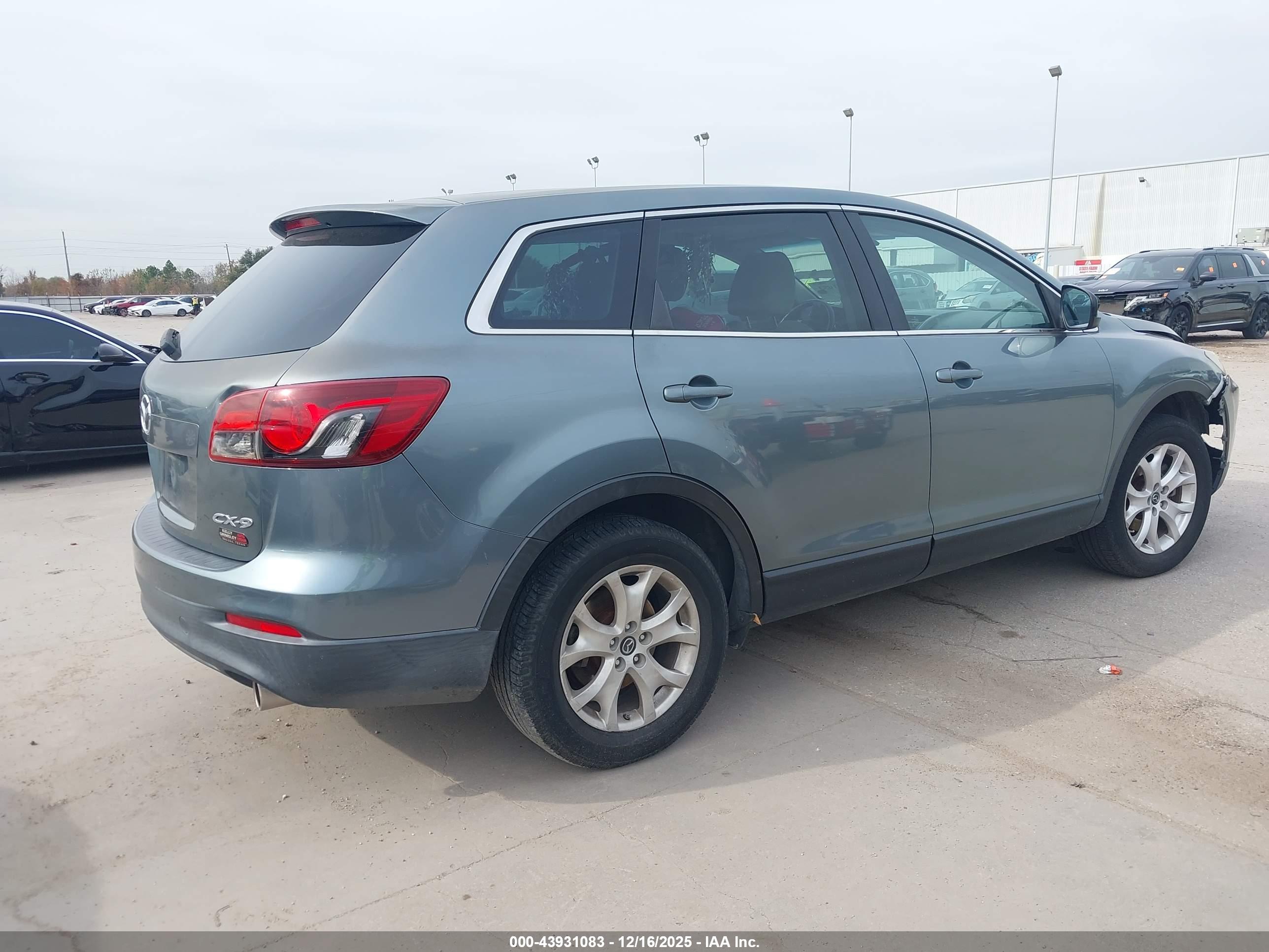 MAZDA CX-9 image 4