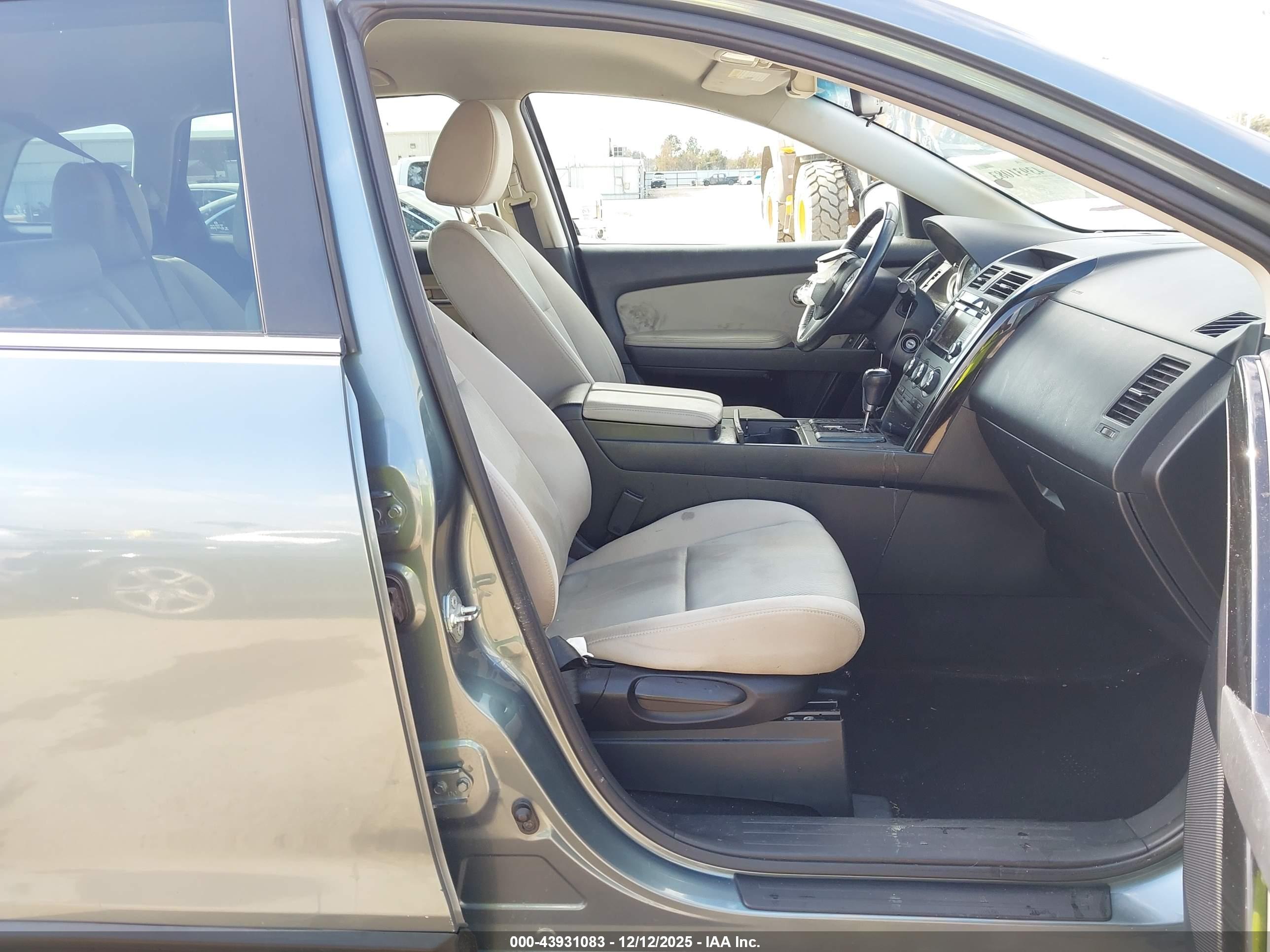 MAZDA CX-9 image 5