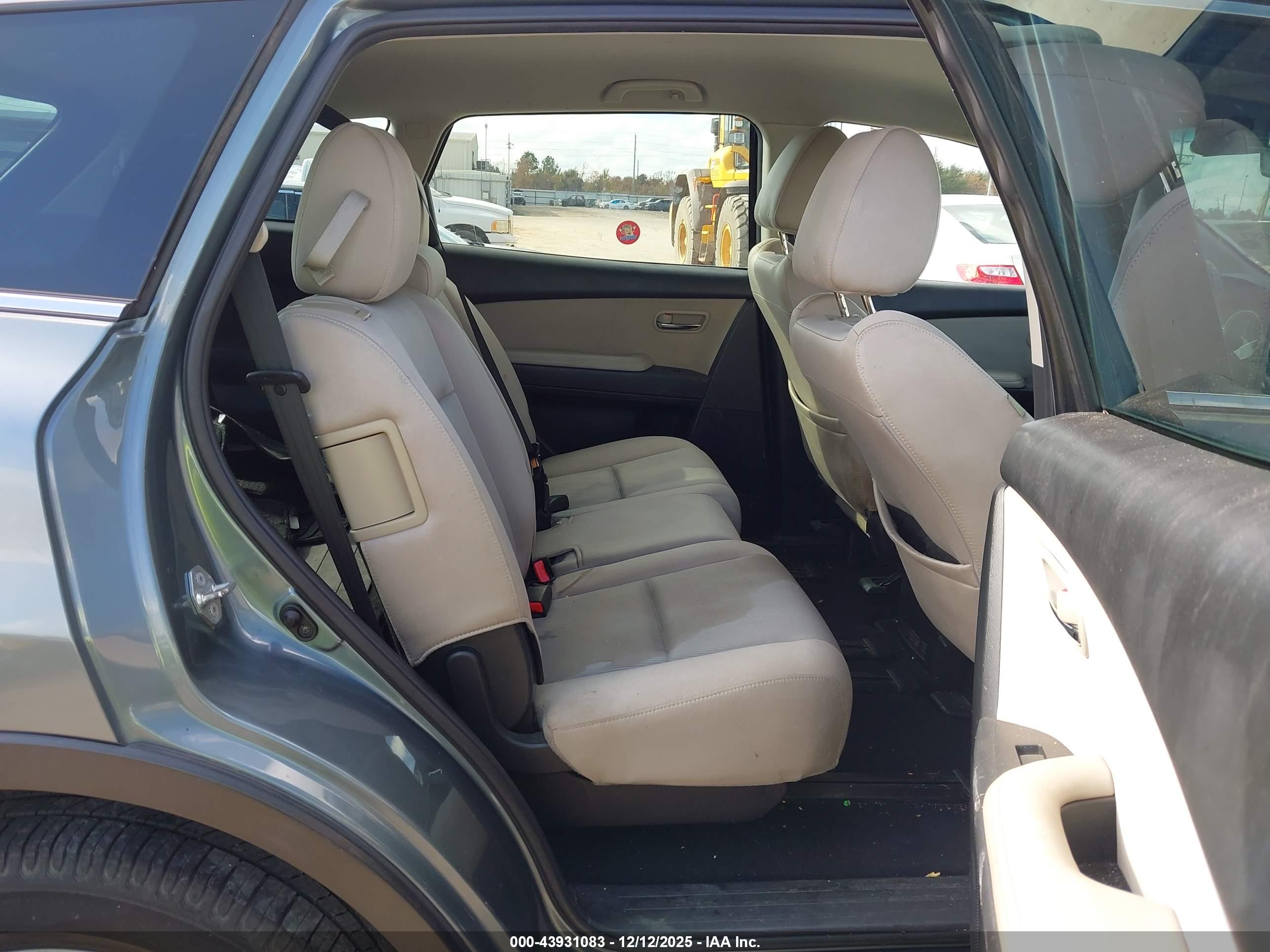 MAZDA CX-9 image 8