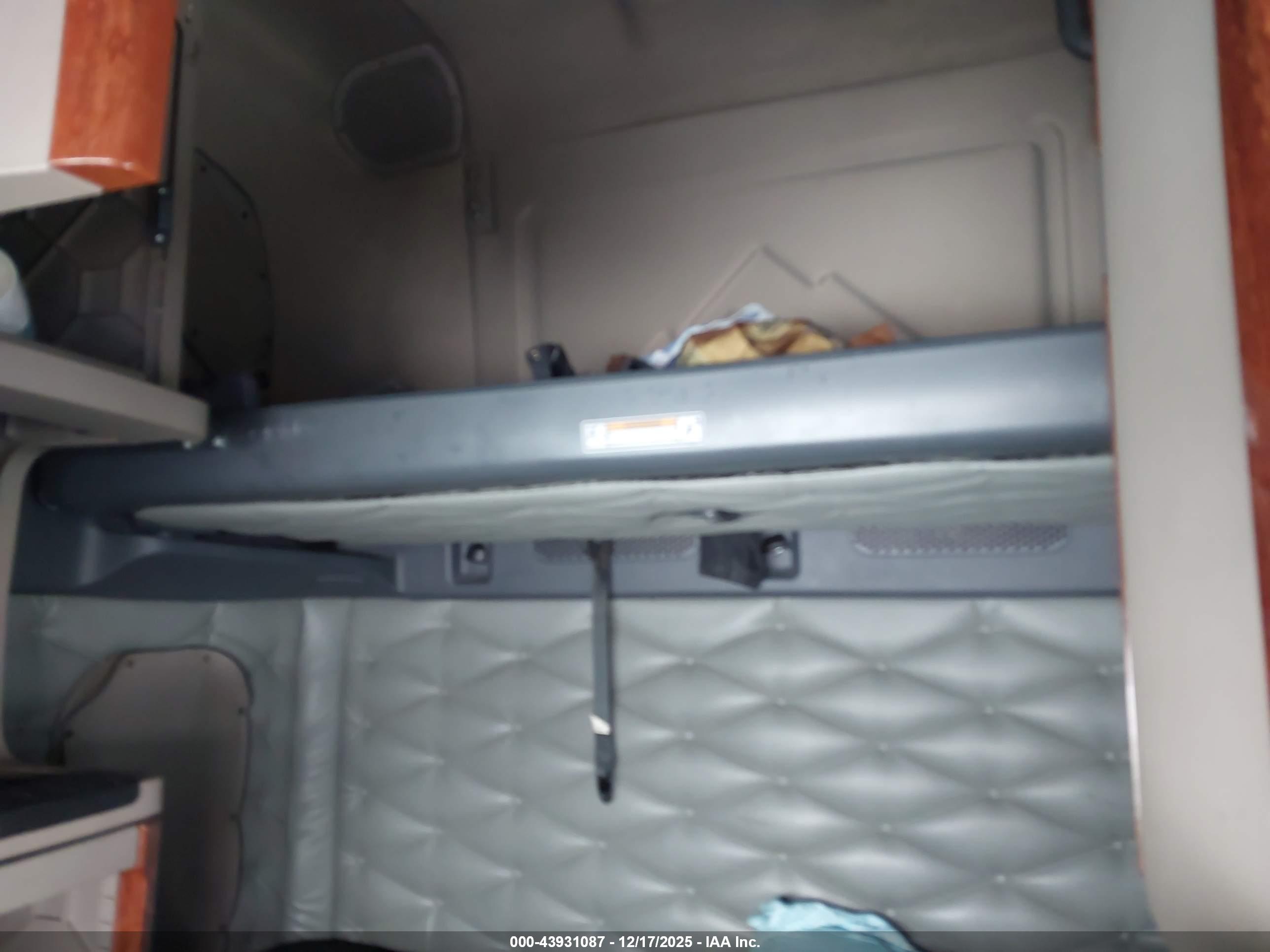 FREIGHTLINER CASCADIA image 8