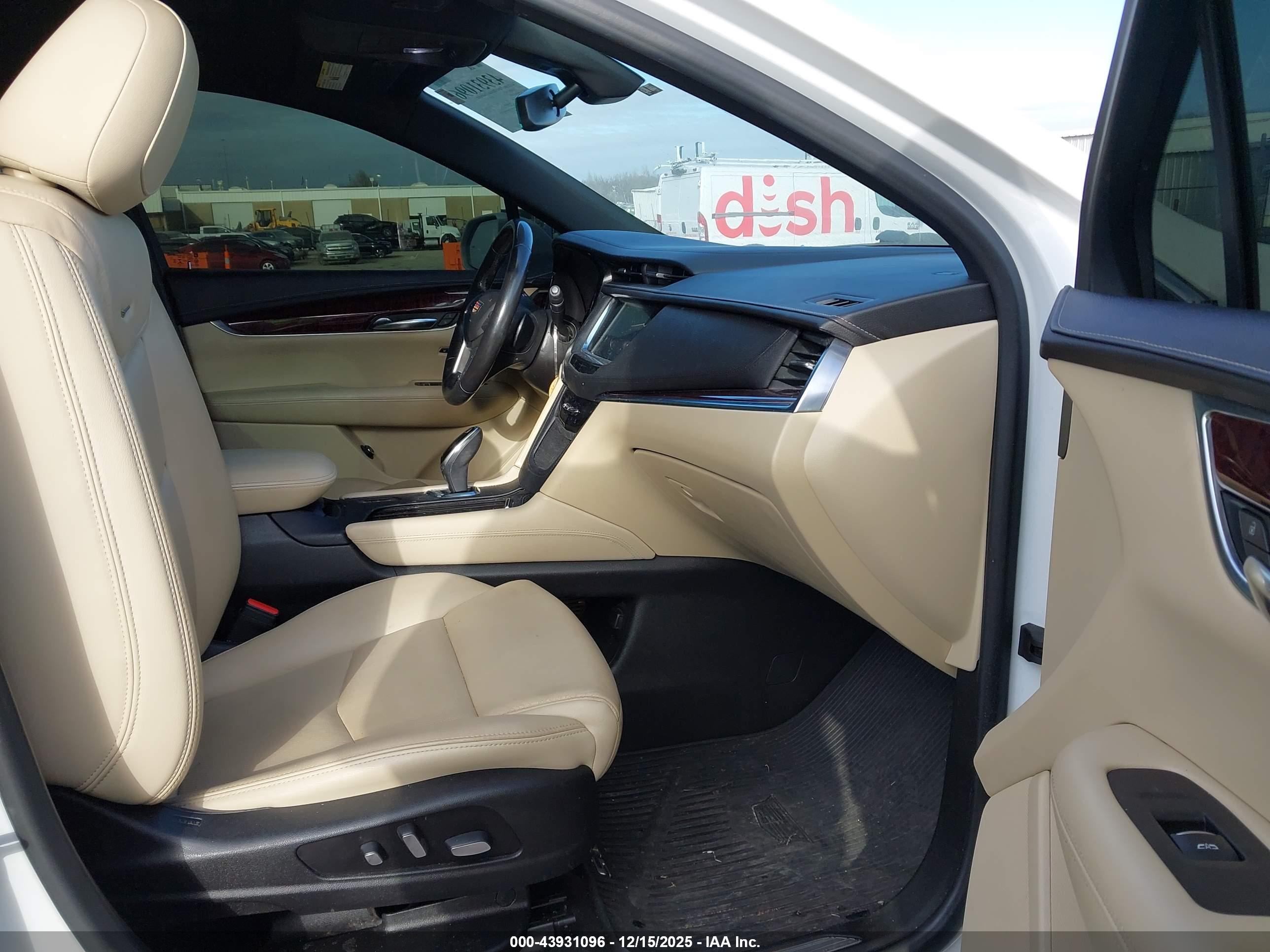 CADILLAC XT5 image 5
