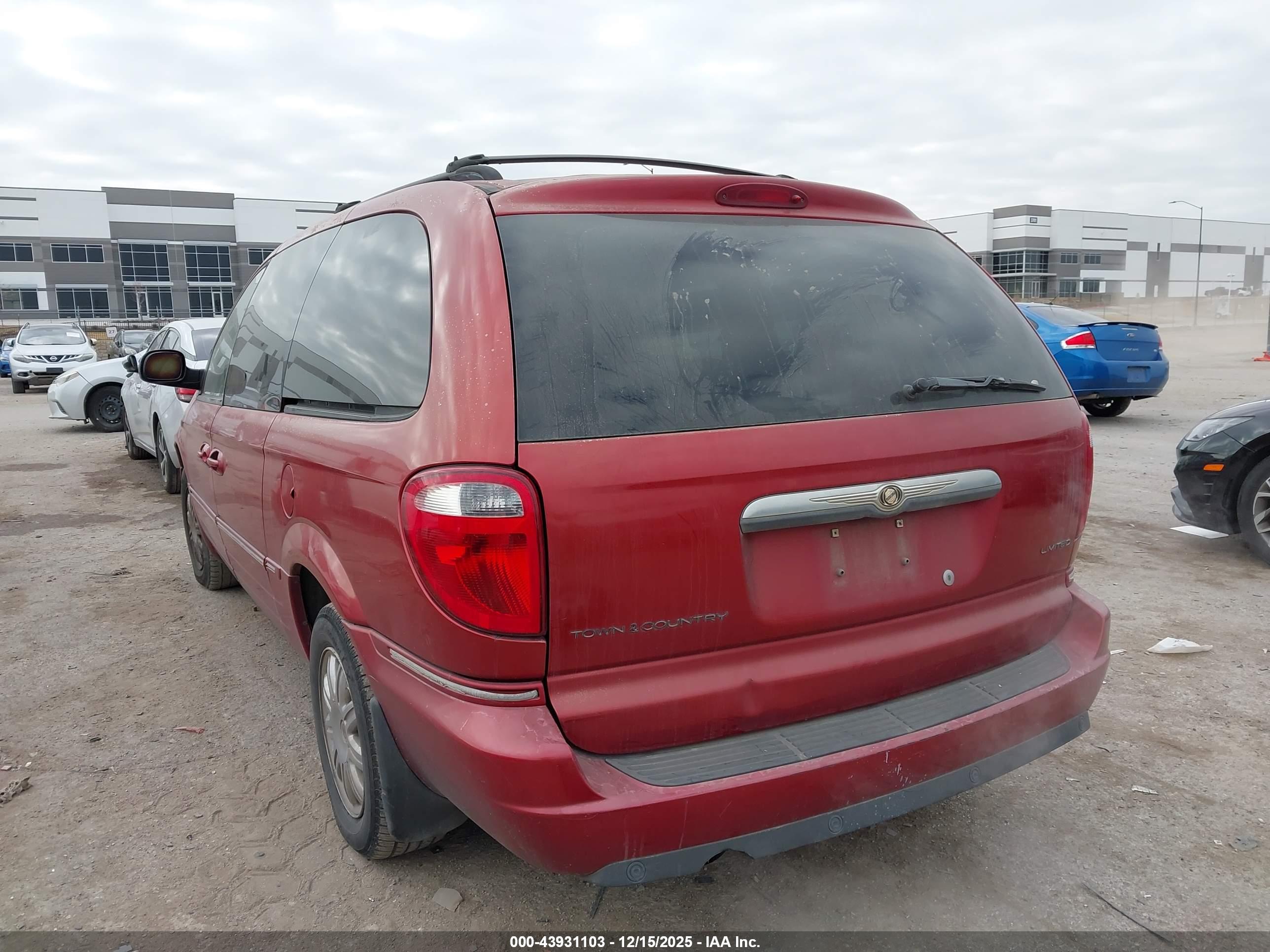 CHRYSLER TOWN image 3