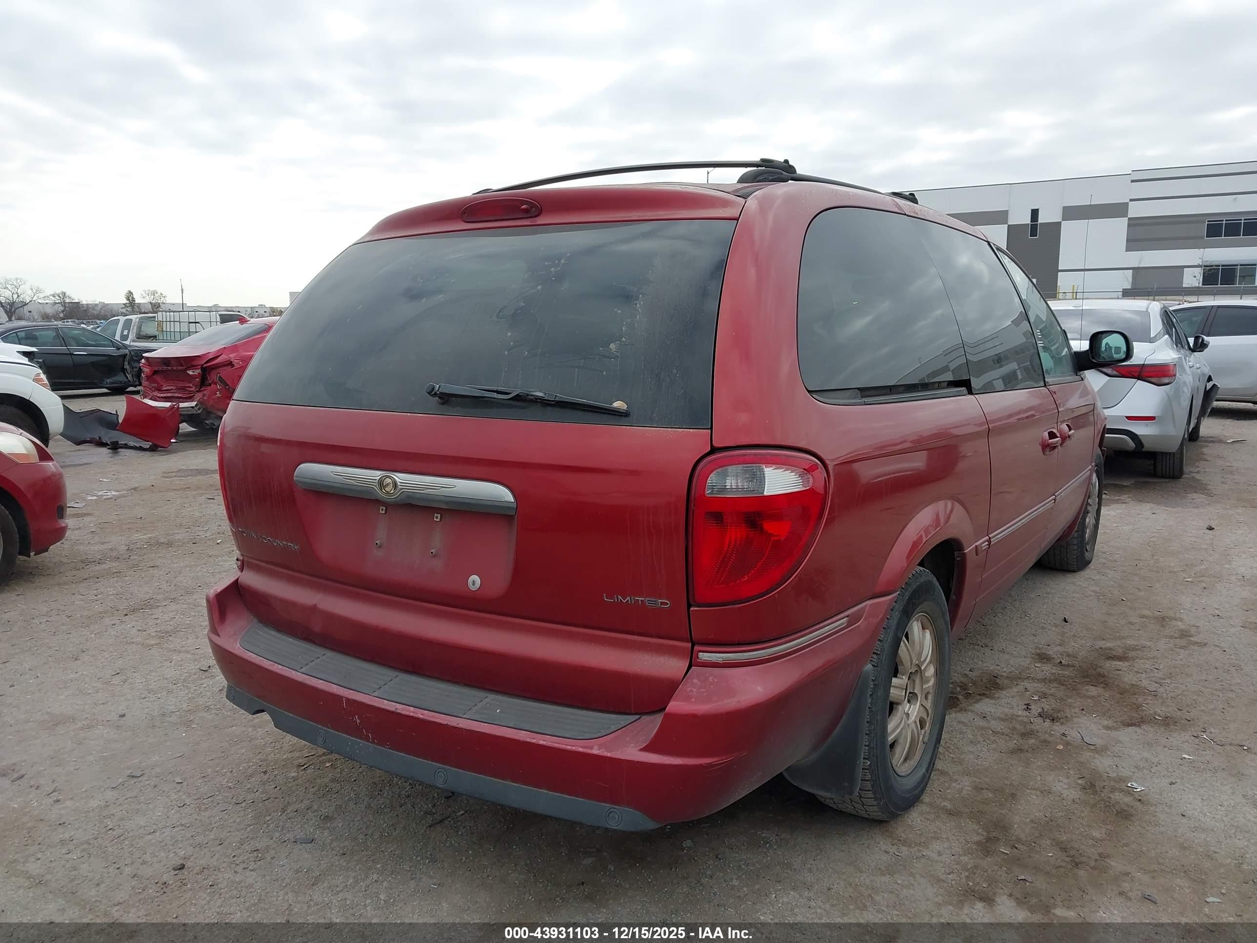 CHRYSLER TOWN image 4