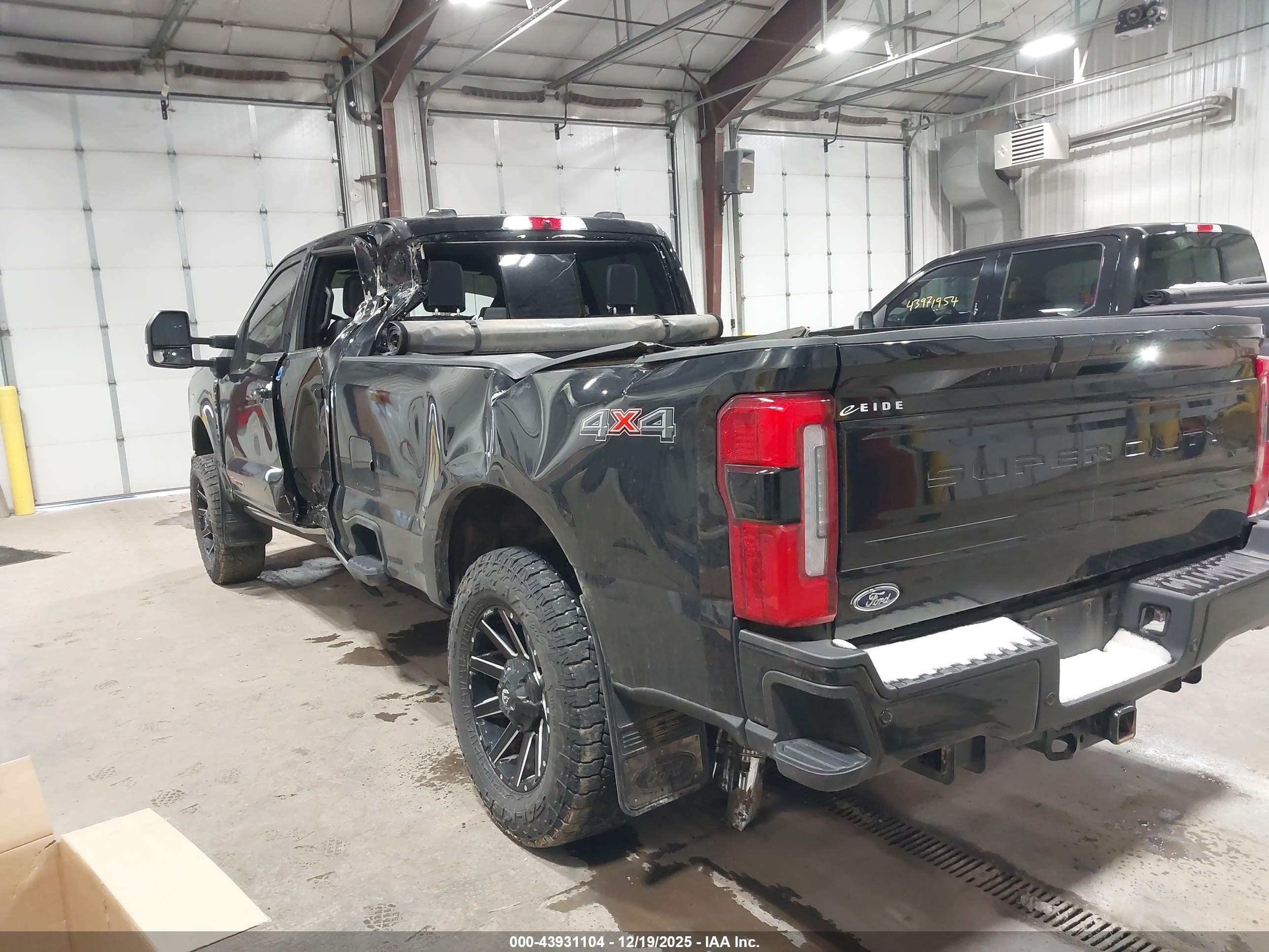 FORD F-350 image 3
