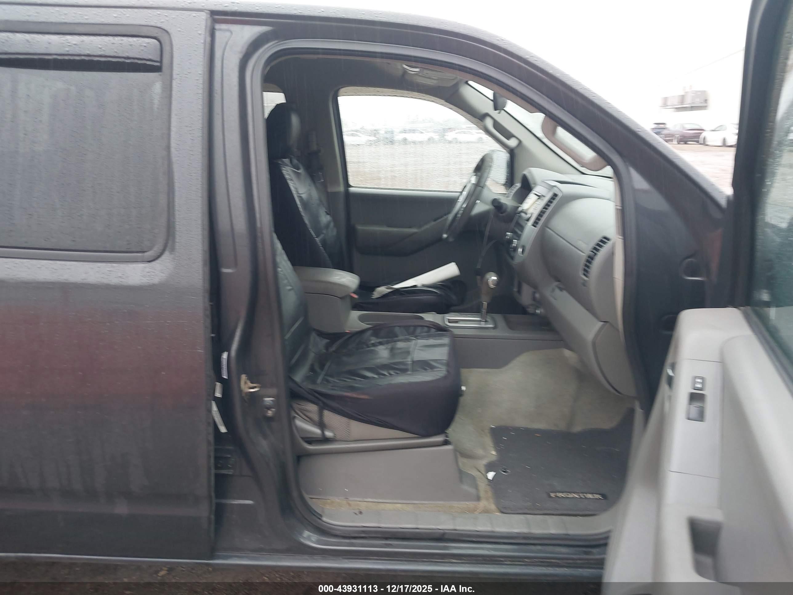 NISSAN FRONTIER image 5