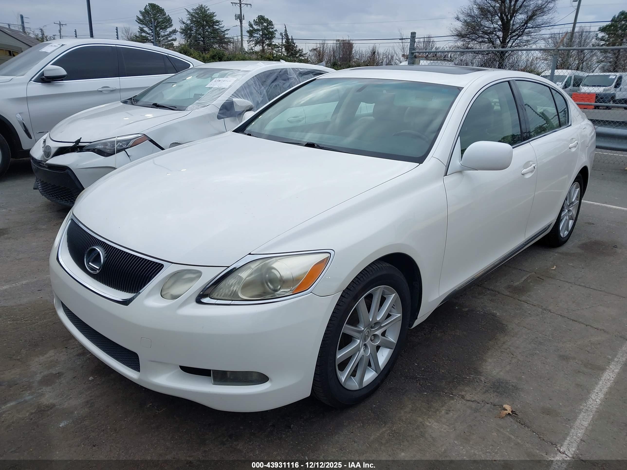 LEXUS GS image 2