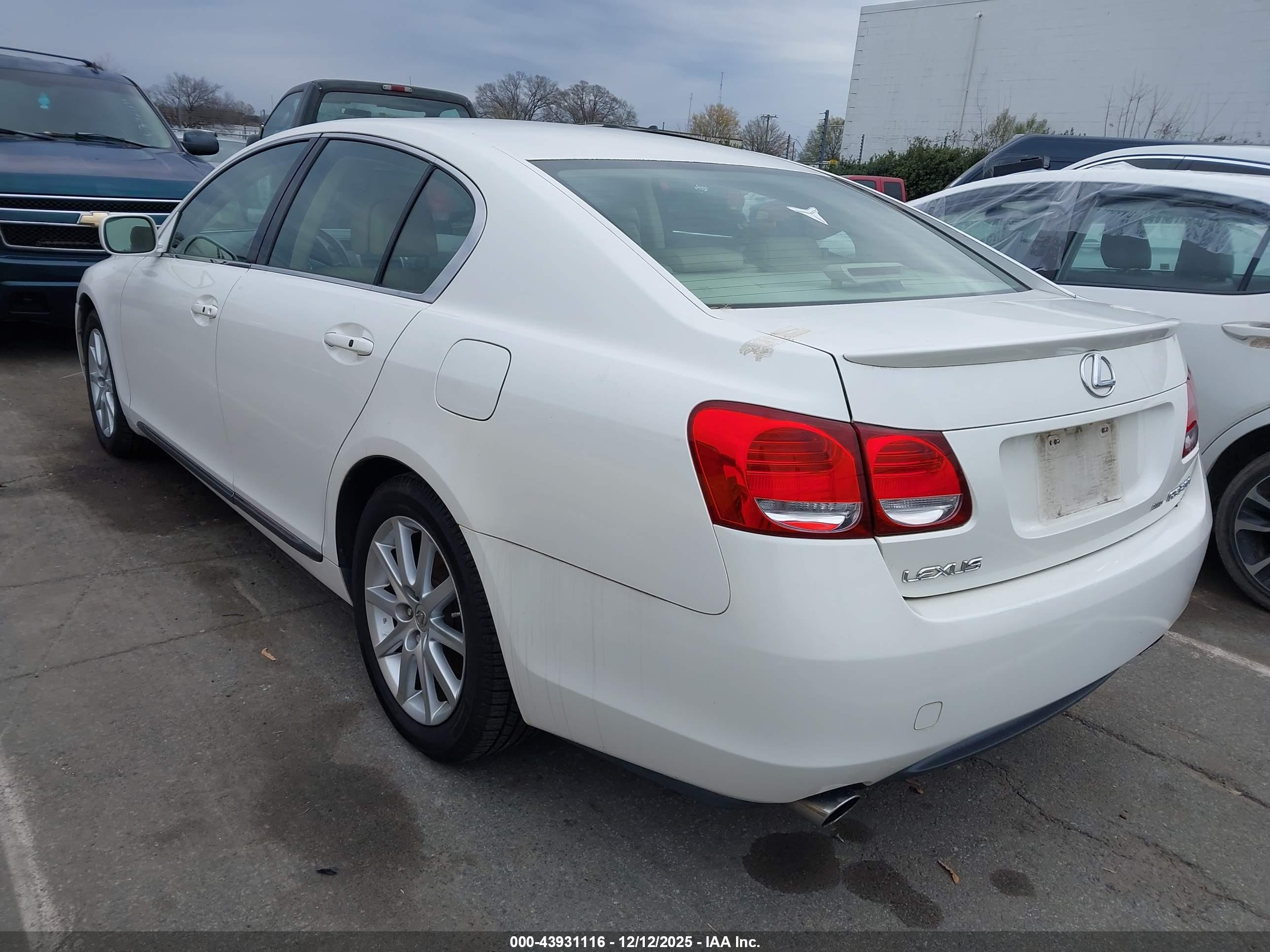 LEXUS GS image 3