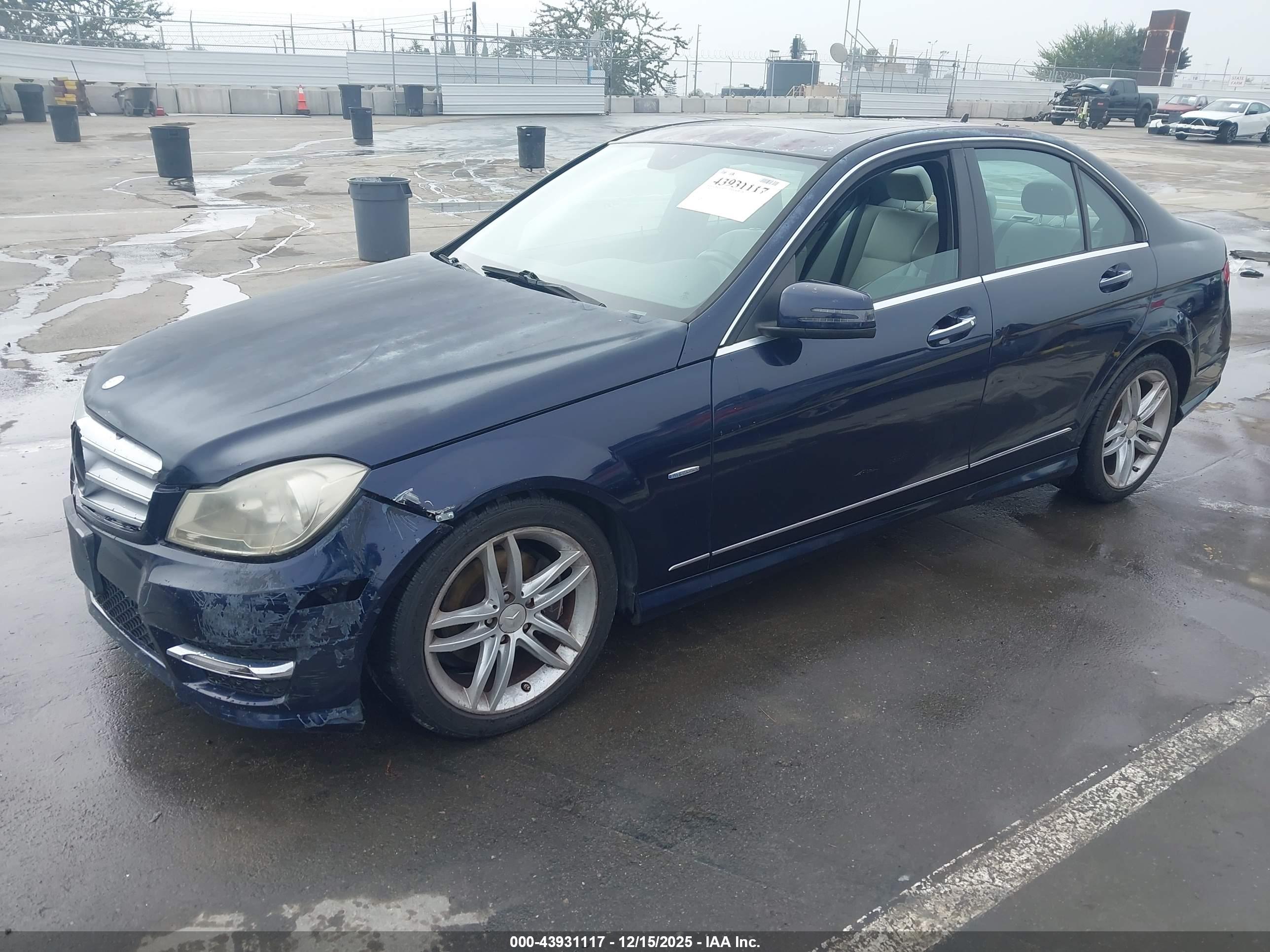 MERCEDES-BENZ C image 2