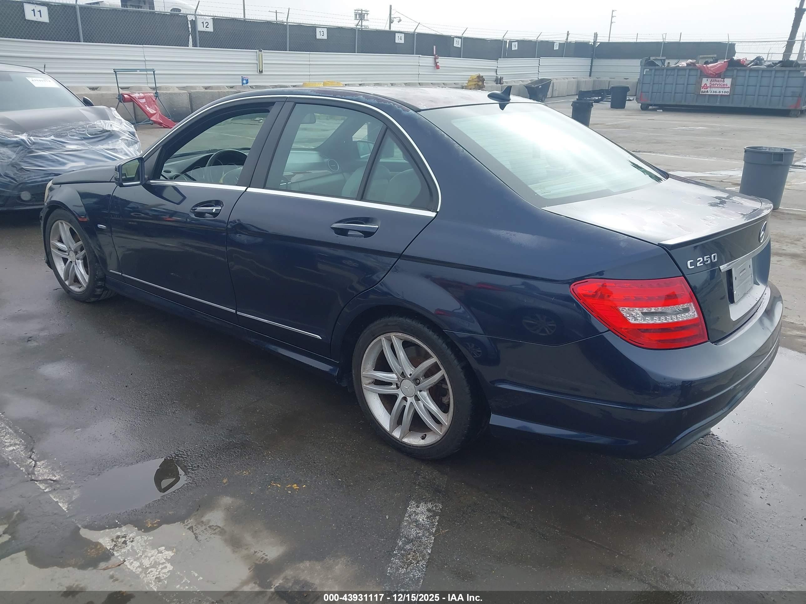MERCEDES-BENZ C image 3