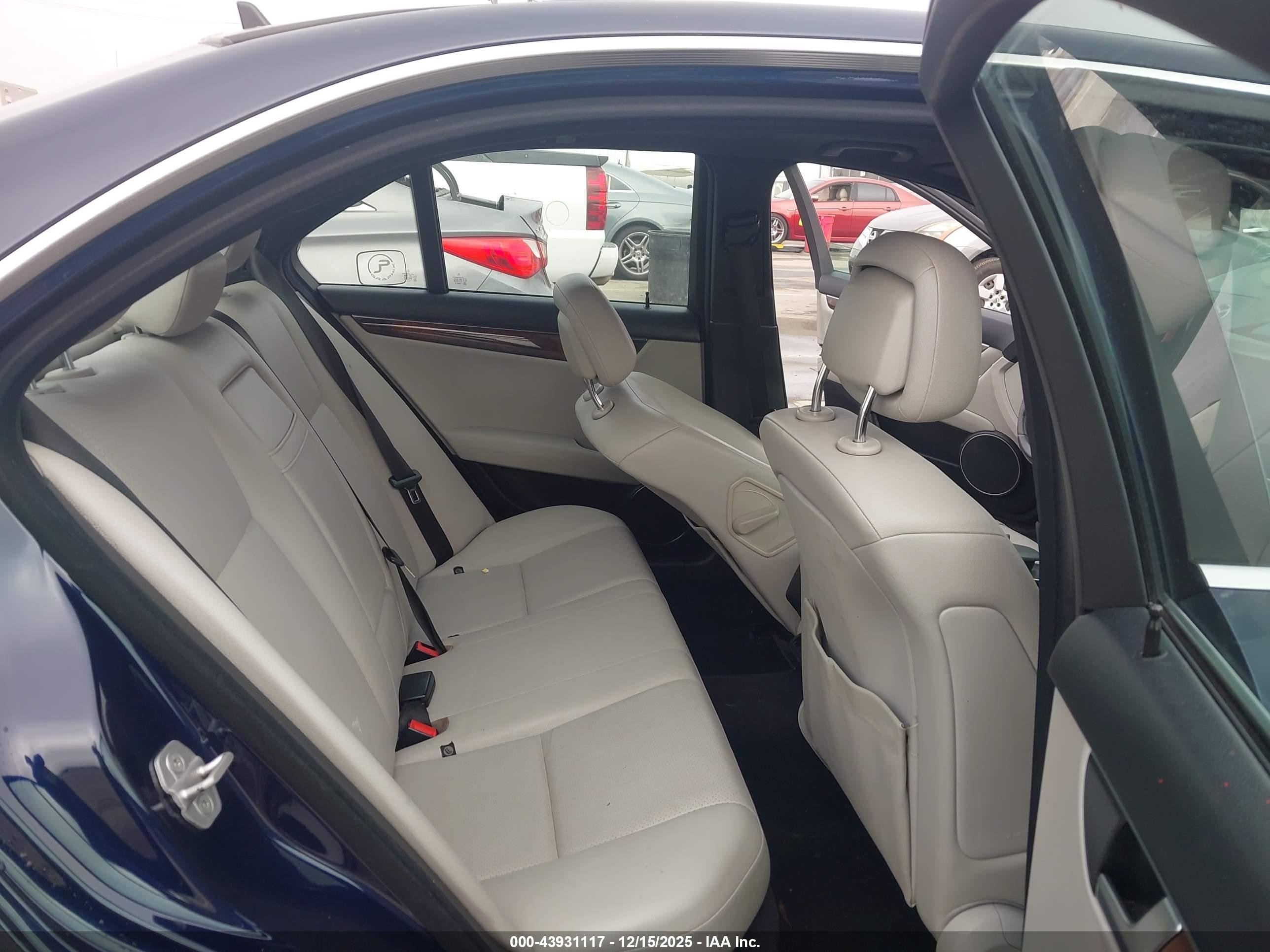 MERCEDES-BENZ C image 8