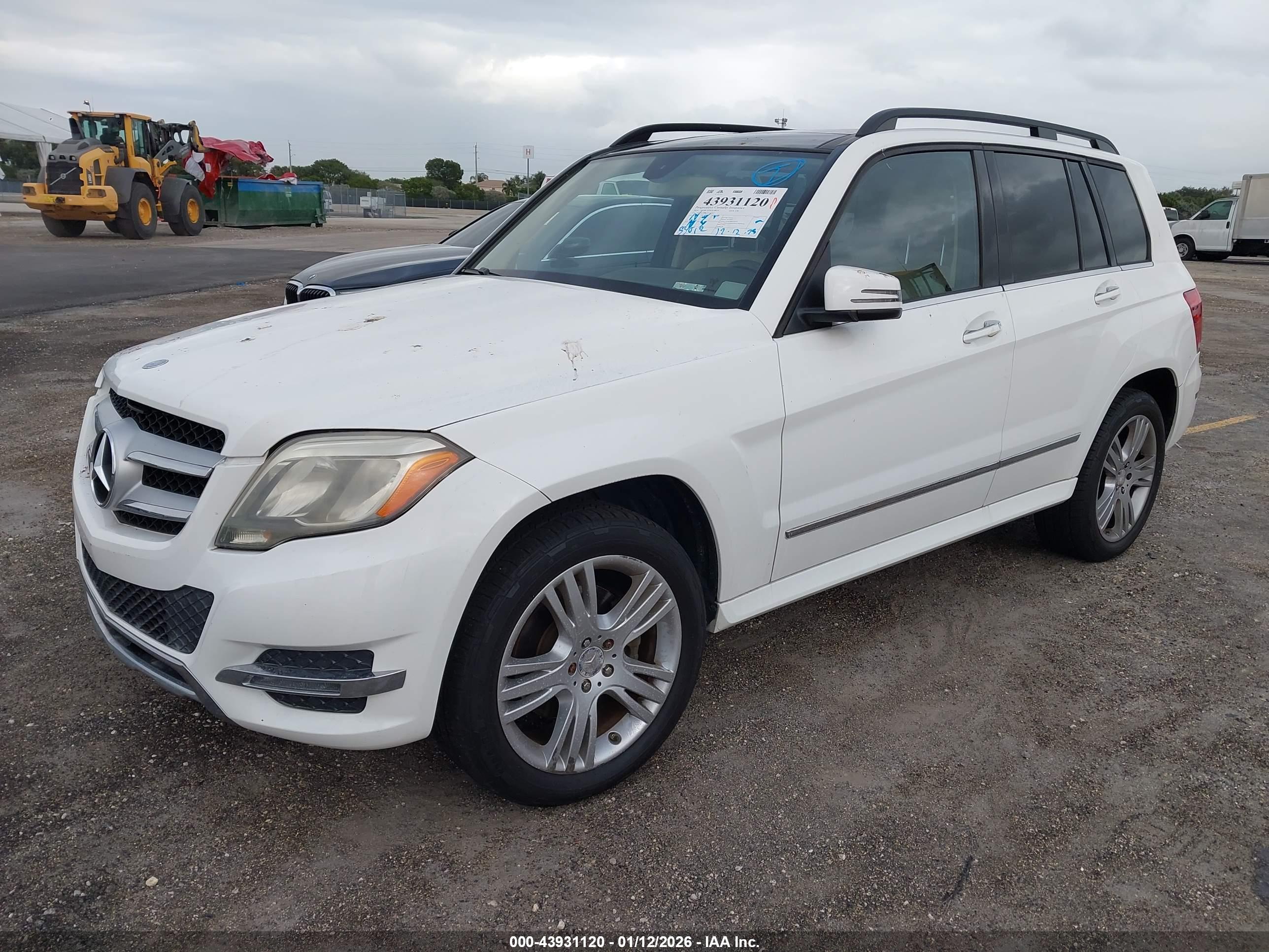 MERCEDES-BENZ GLK image 2