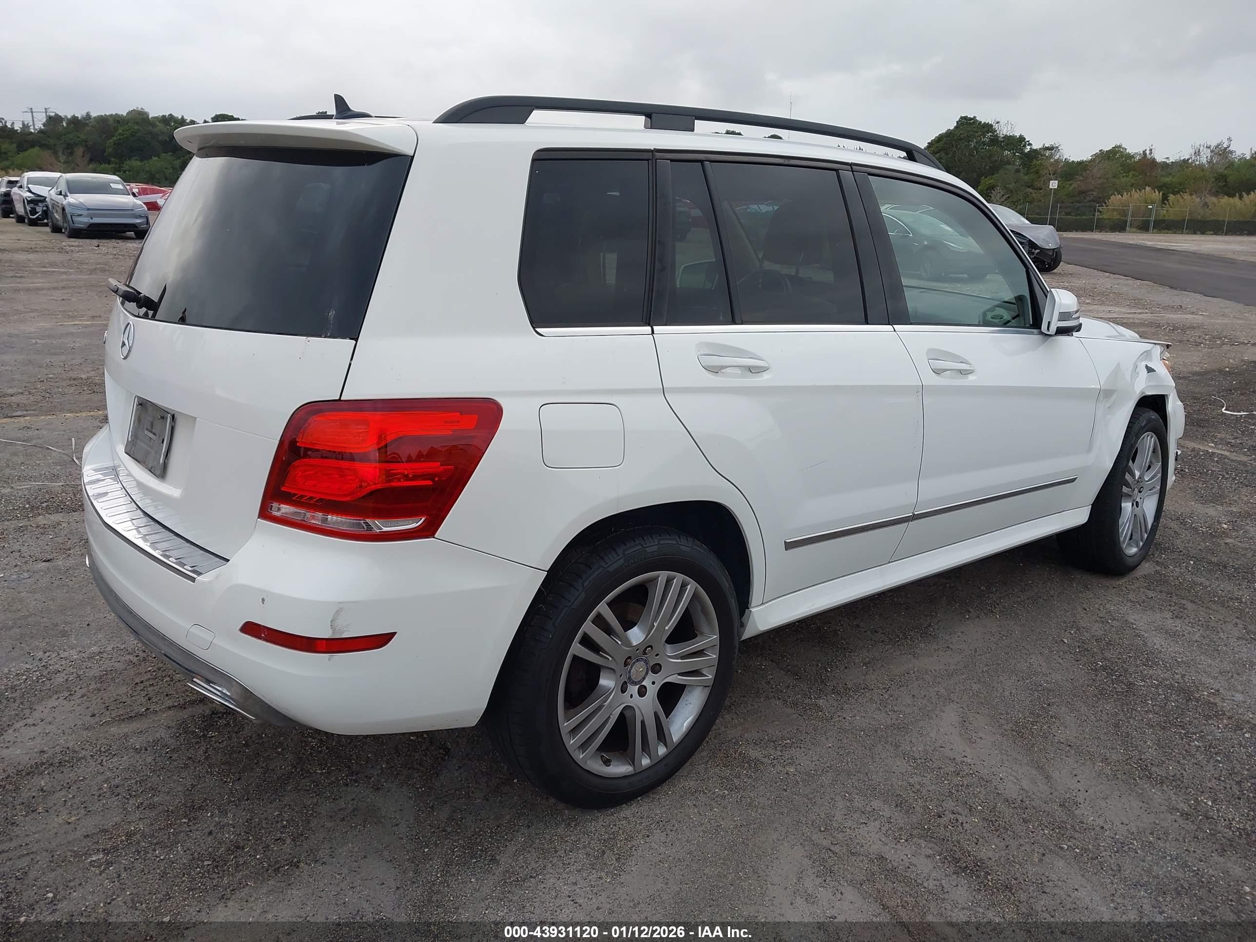 MERCEDES-BENZ GLK image 4