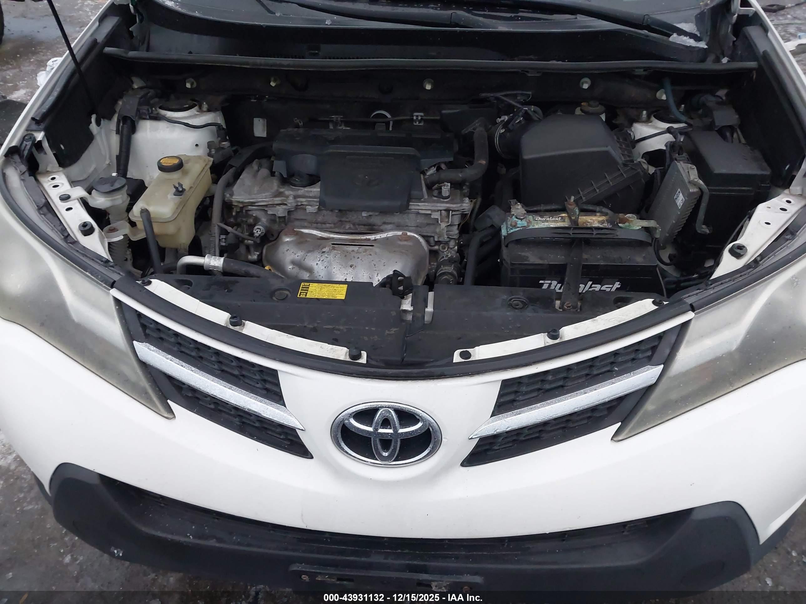 TOYOTA RAV4 image 10