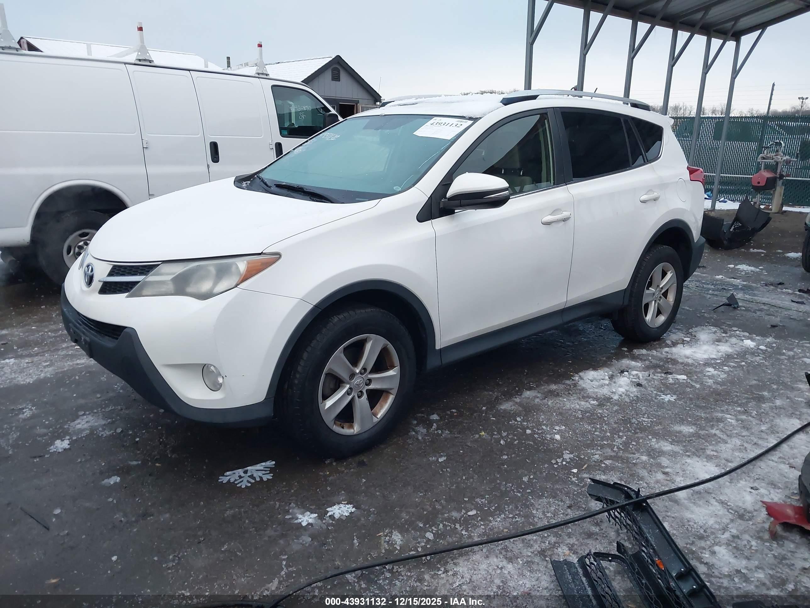 TOYOTA RAV4 image 2