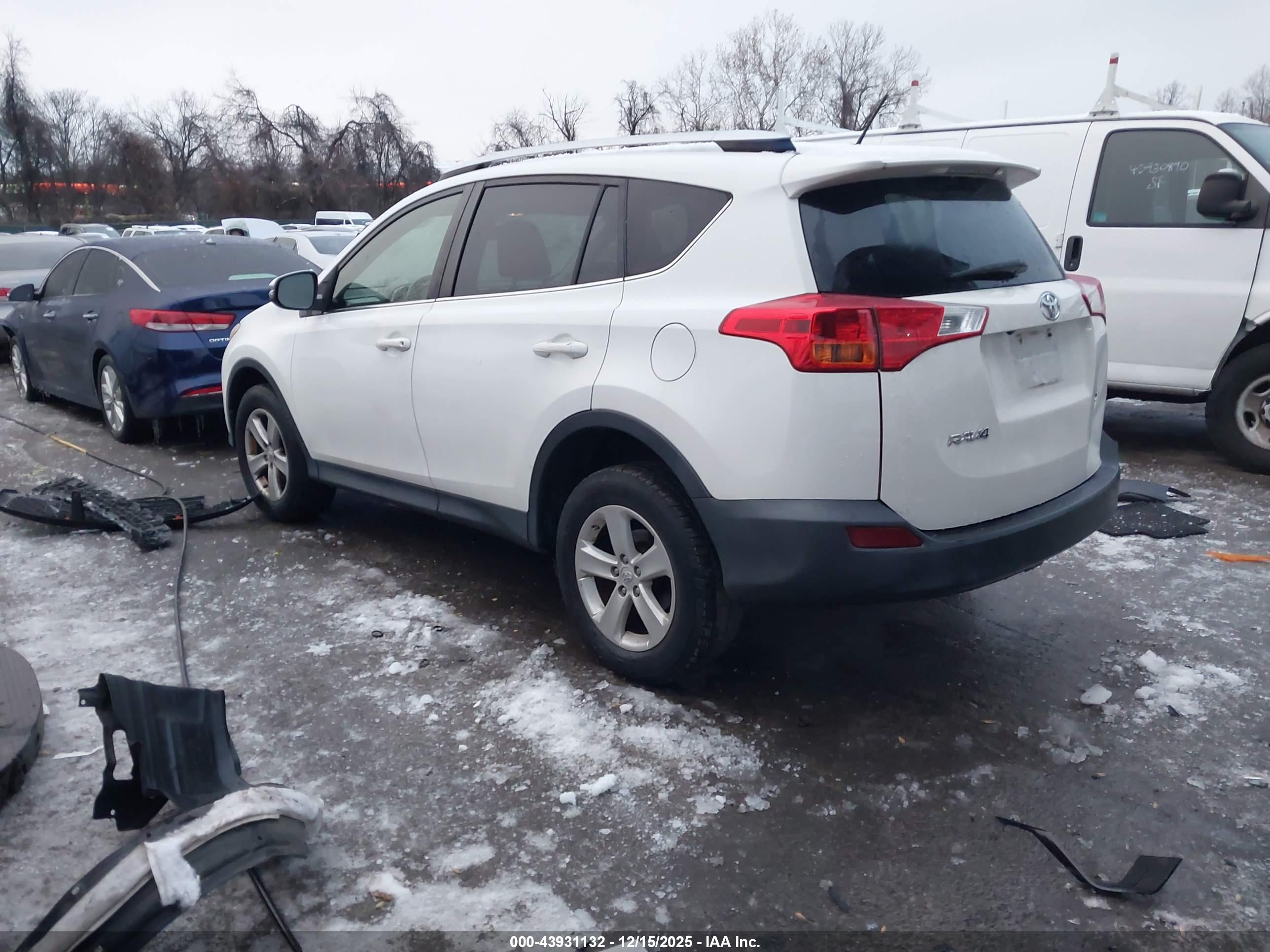 TOYOTA RAV4 image 3