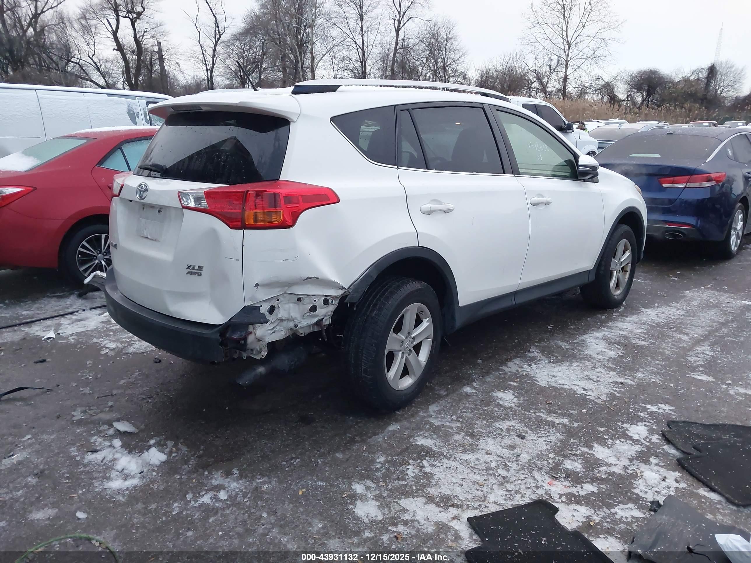 TOYOTA RAV4 image 4