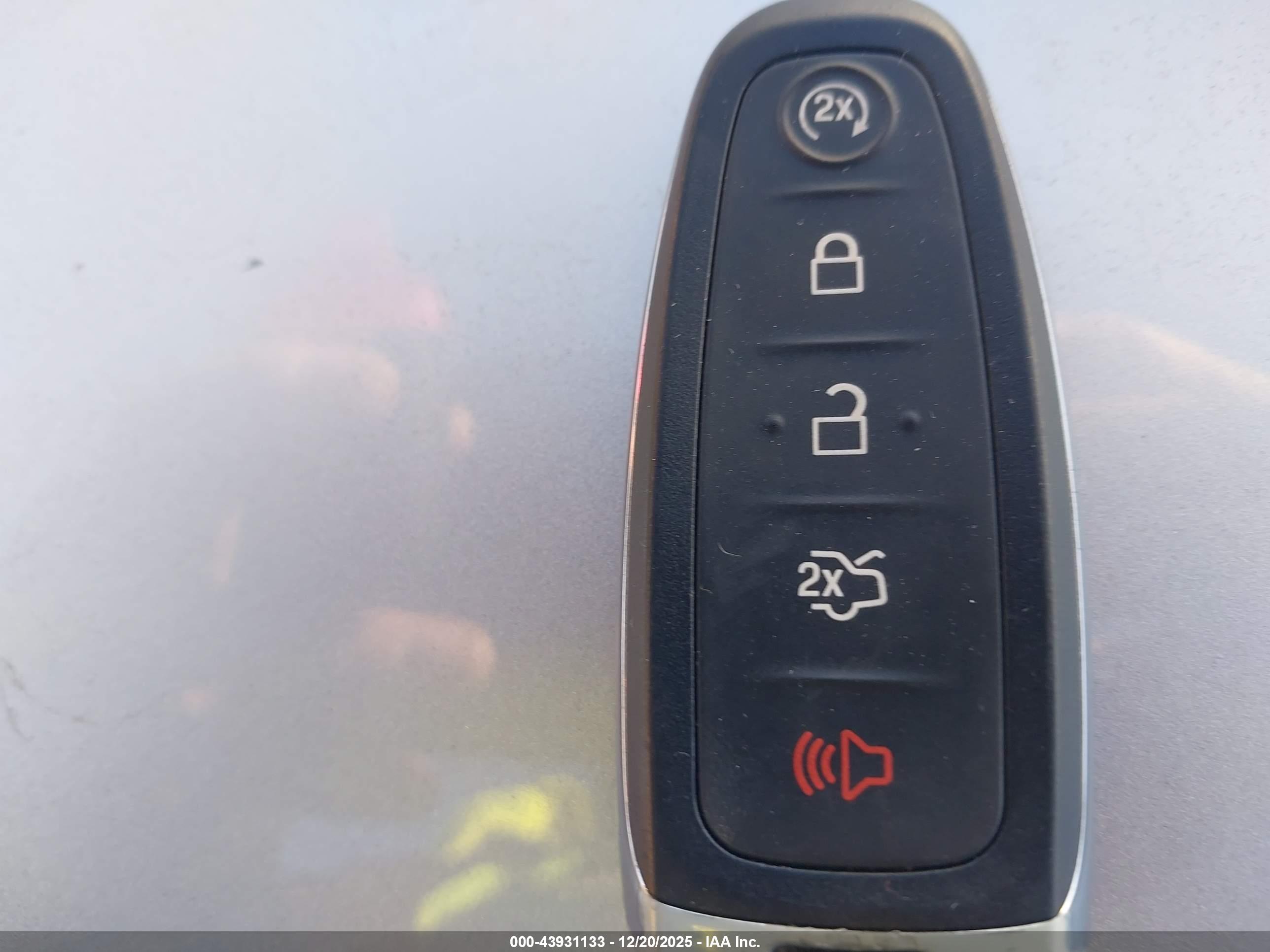 FORD ESCAPE image 11