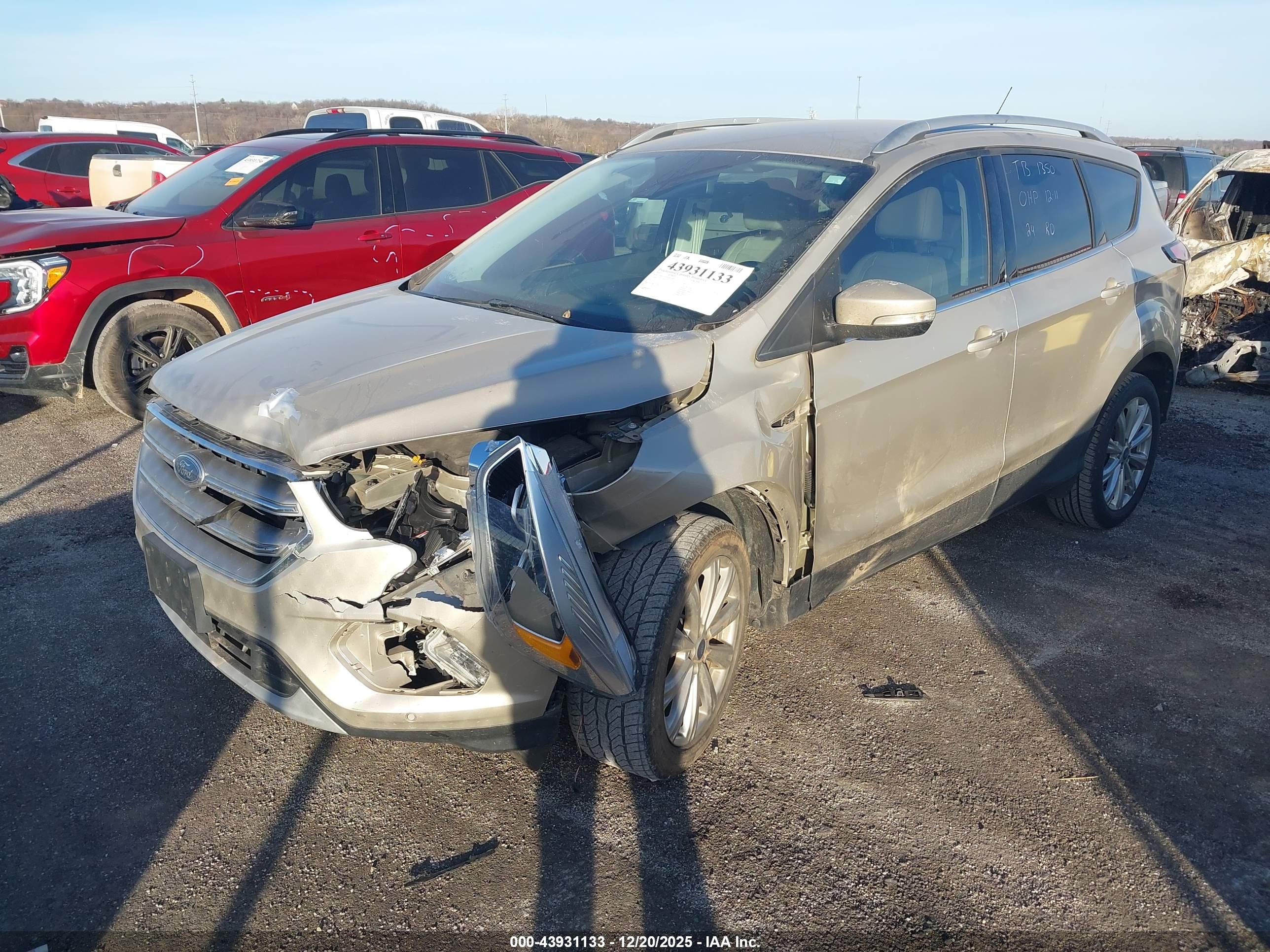 FORD ESCAPE image 2