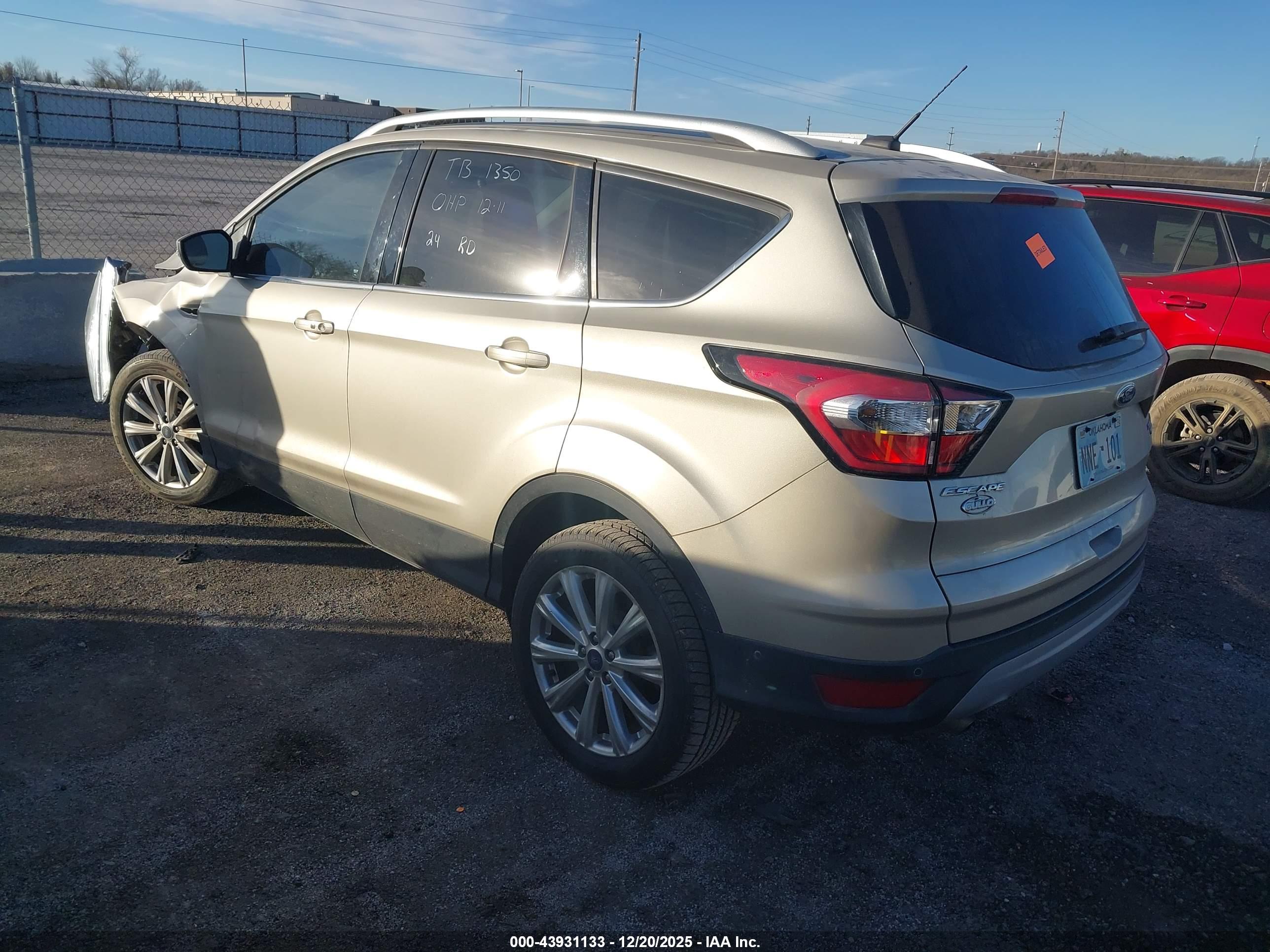 FORD ESCAPE image 3
