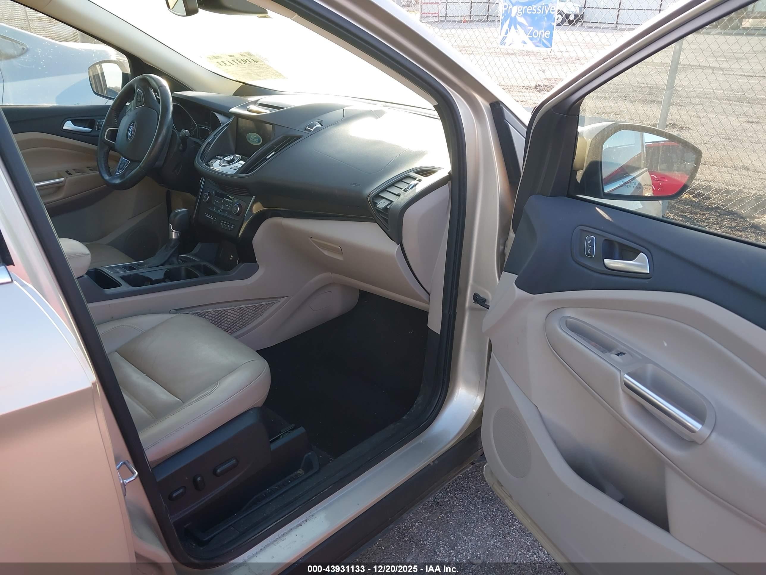 FORD ESCAPE image 5