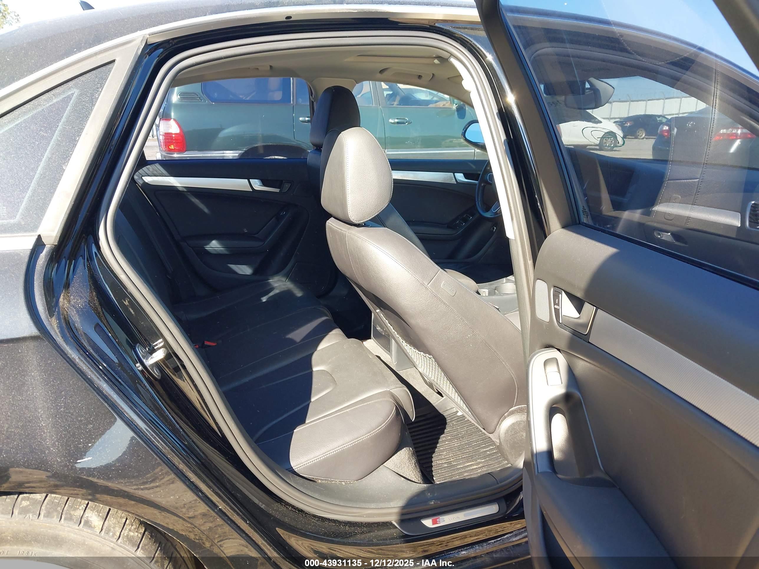 AUDI A4 image 8