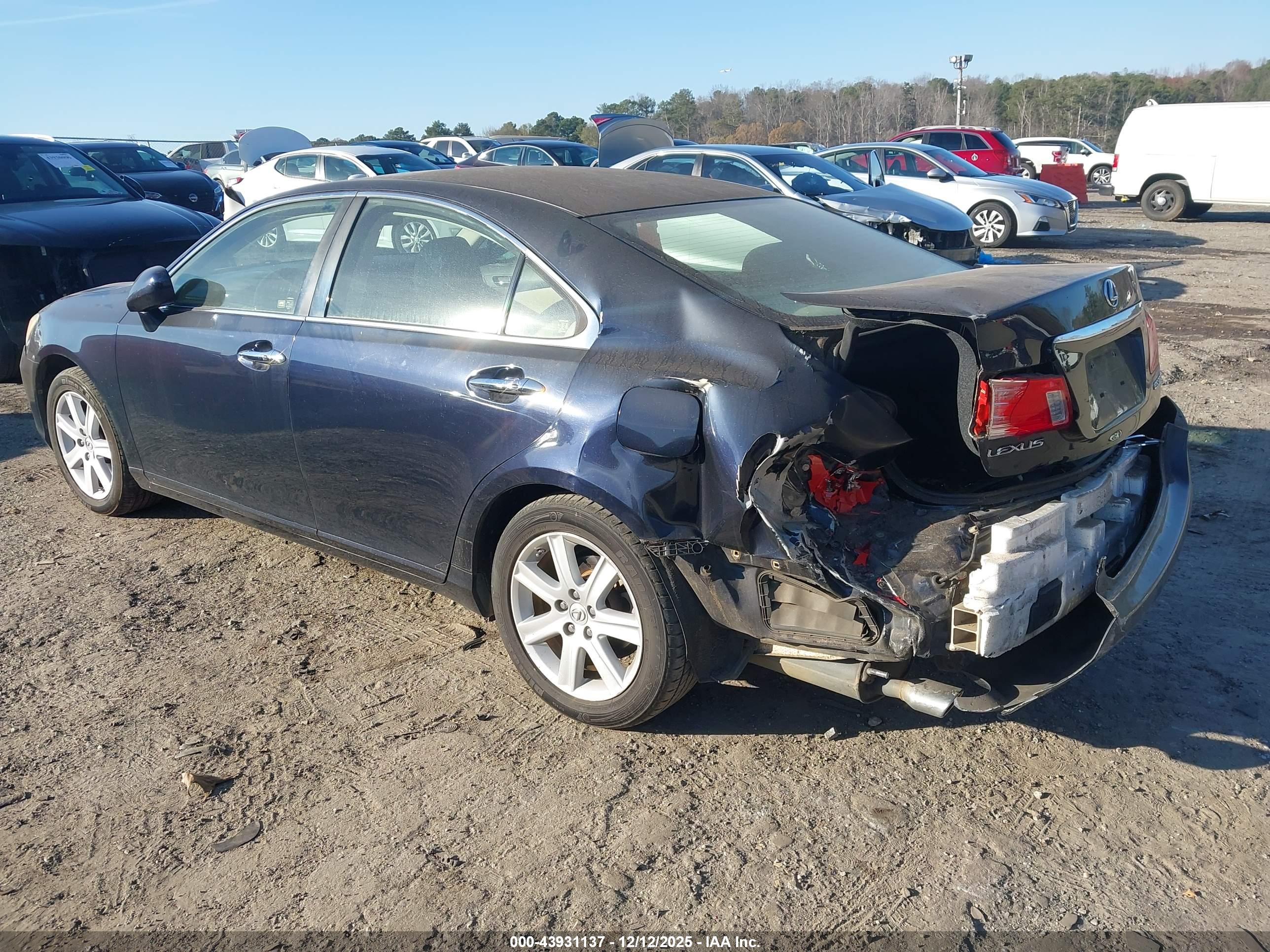LEXUS ES image 3