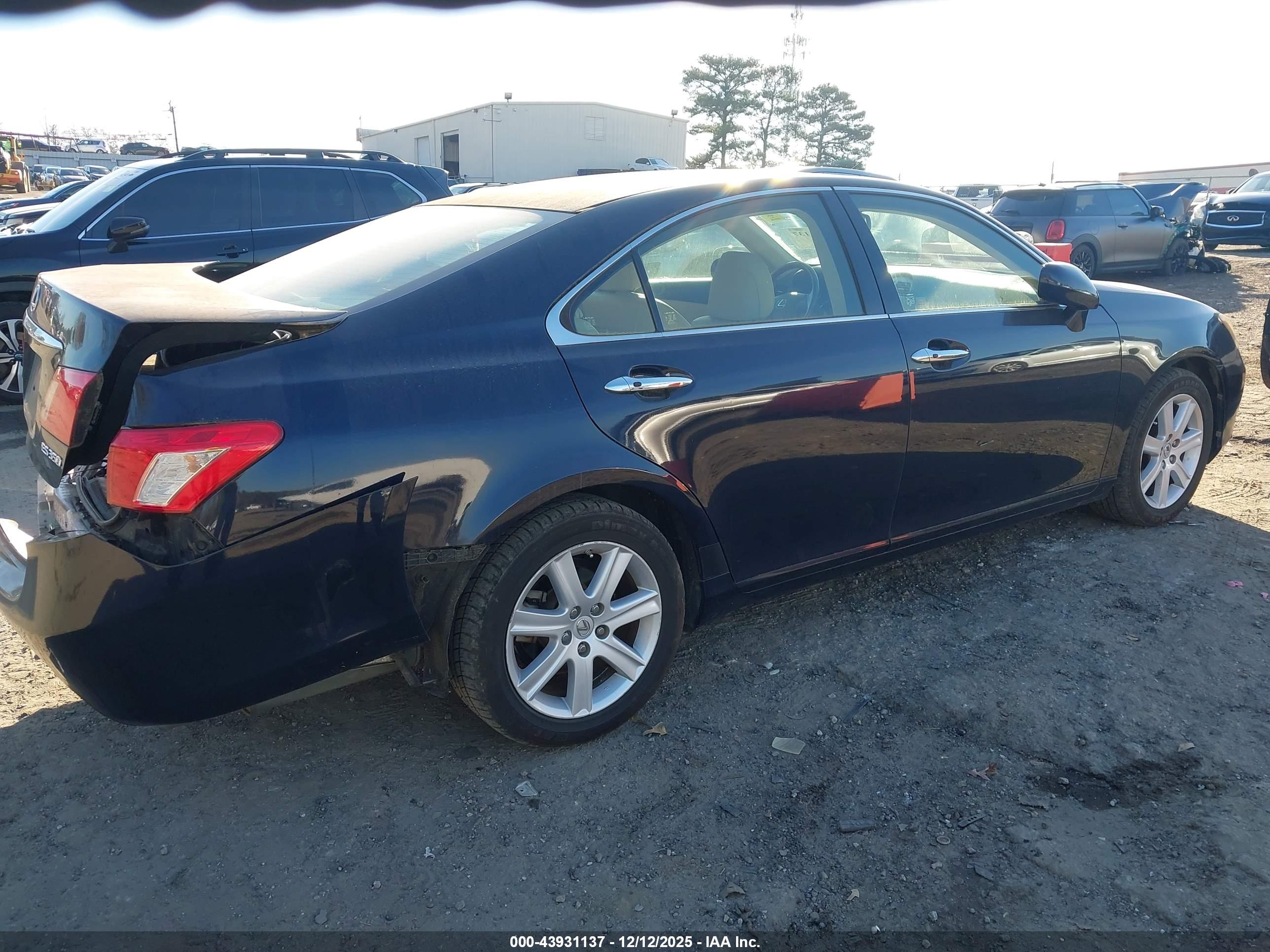 LEXUS ES image 4
