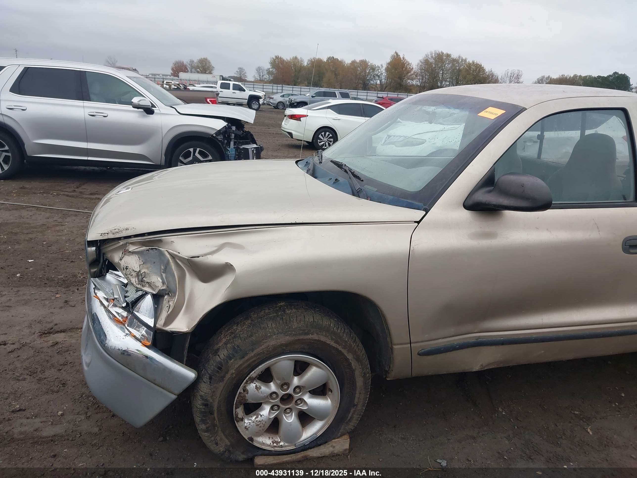 DODGE DAKOTA image 6