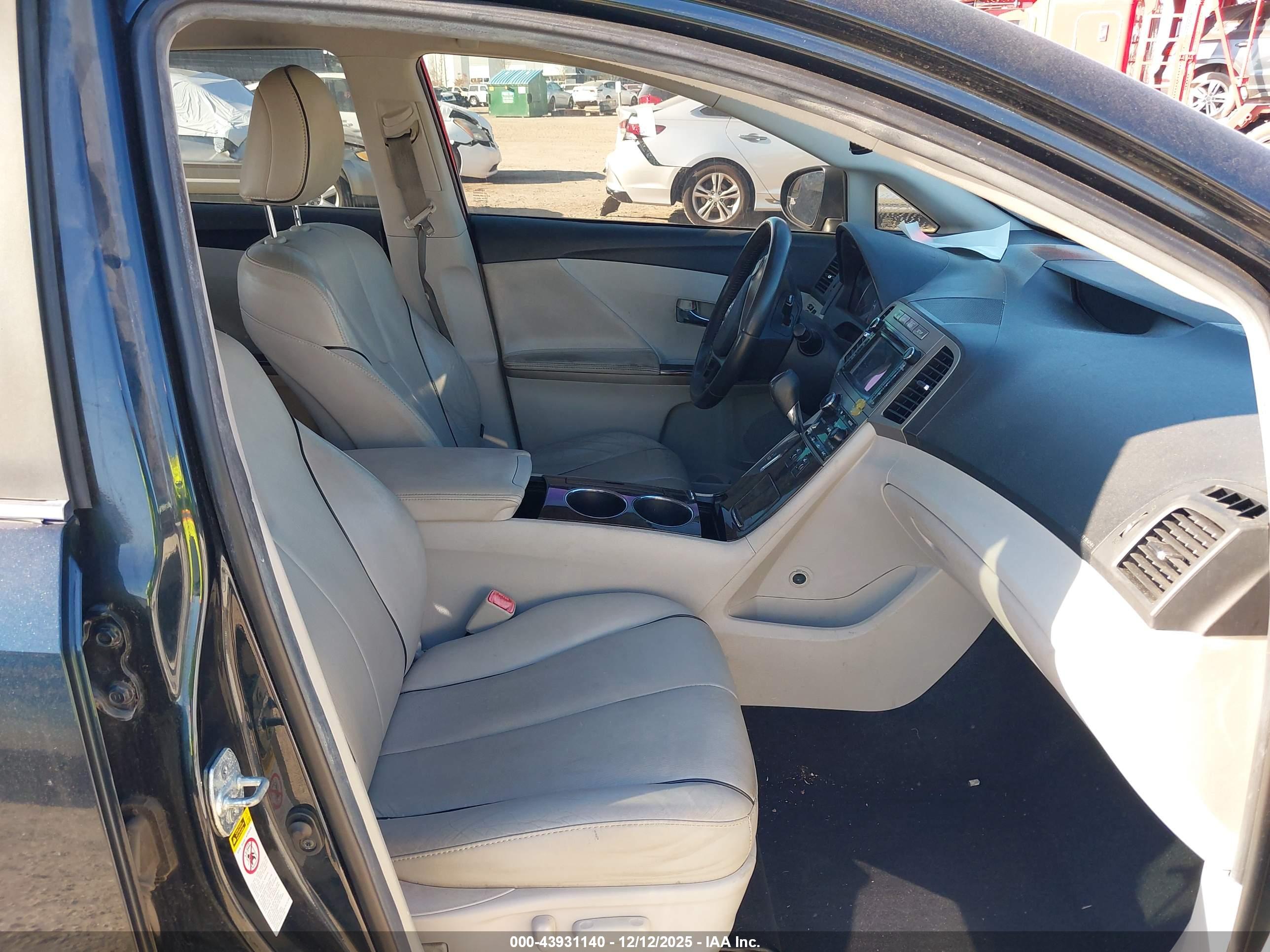 TOYOTA VENZA image 5