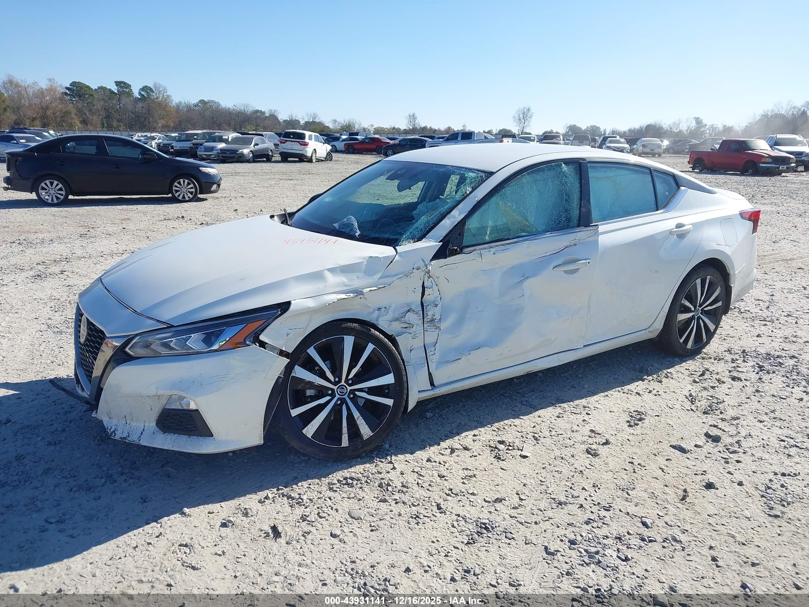 NISSAN ALTIMA image 2