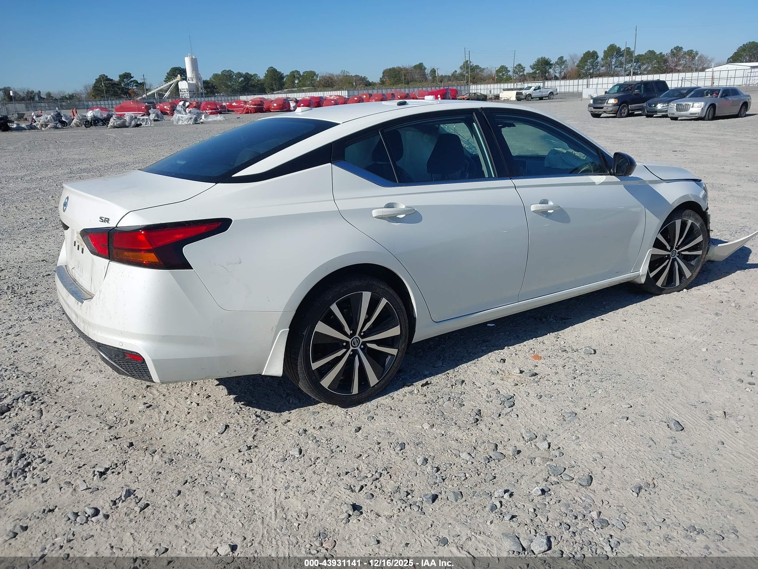 NISSAN ALTIMA image 4