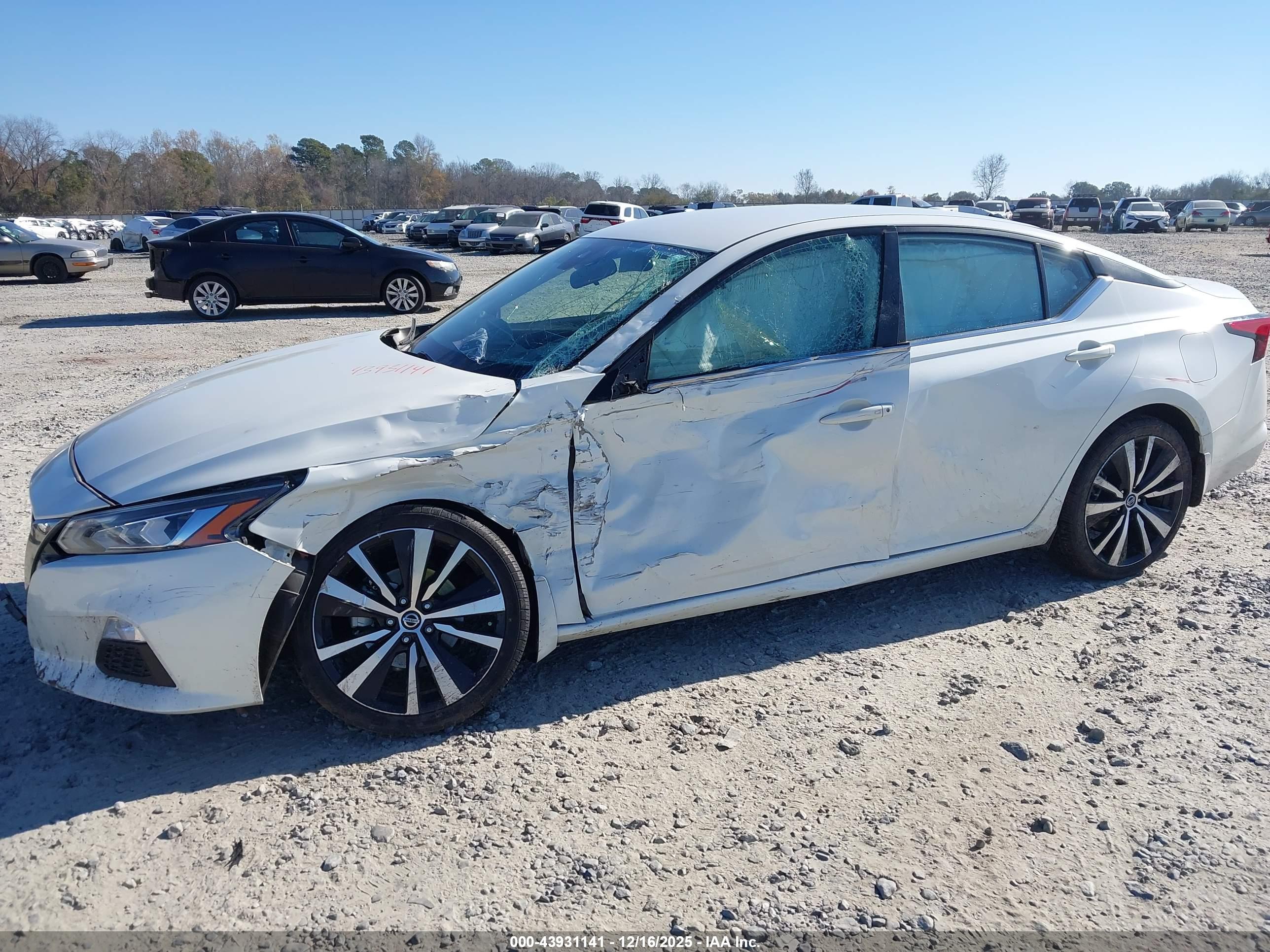 NISSAN ALTIMA image 6